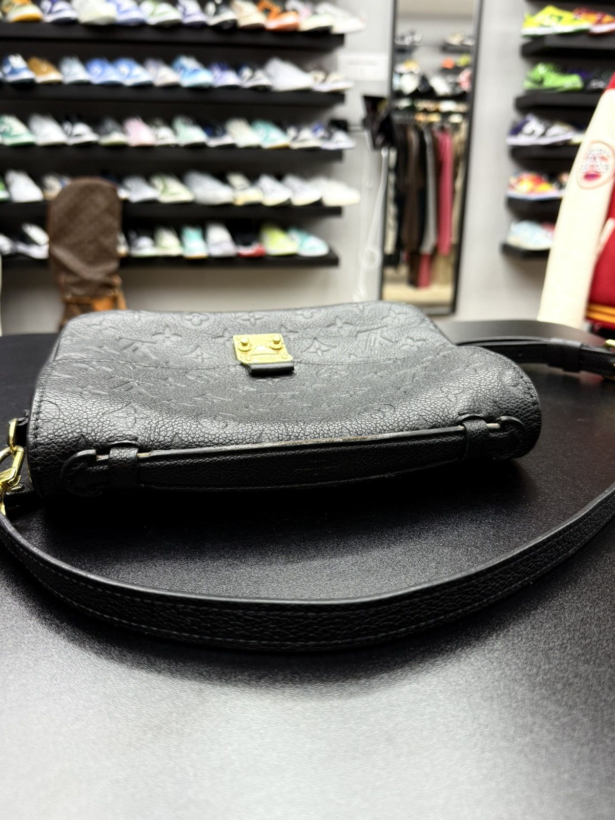 Louis Vuitton Authentic Louis Vuitton Pochette Métis Shoulder Bag Black Size ONE SIZE - 6 Thumbnail