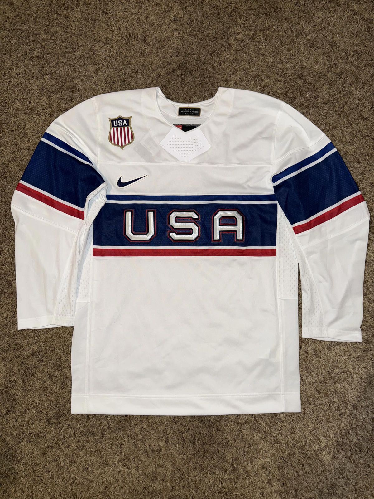 Nike Nike Men’s USA Hockey Home 2022 Olympic Jersey Size US M / EU 48-50 / 2 - 1 Preview
