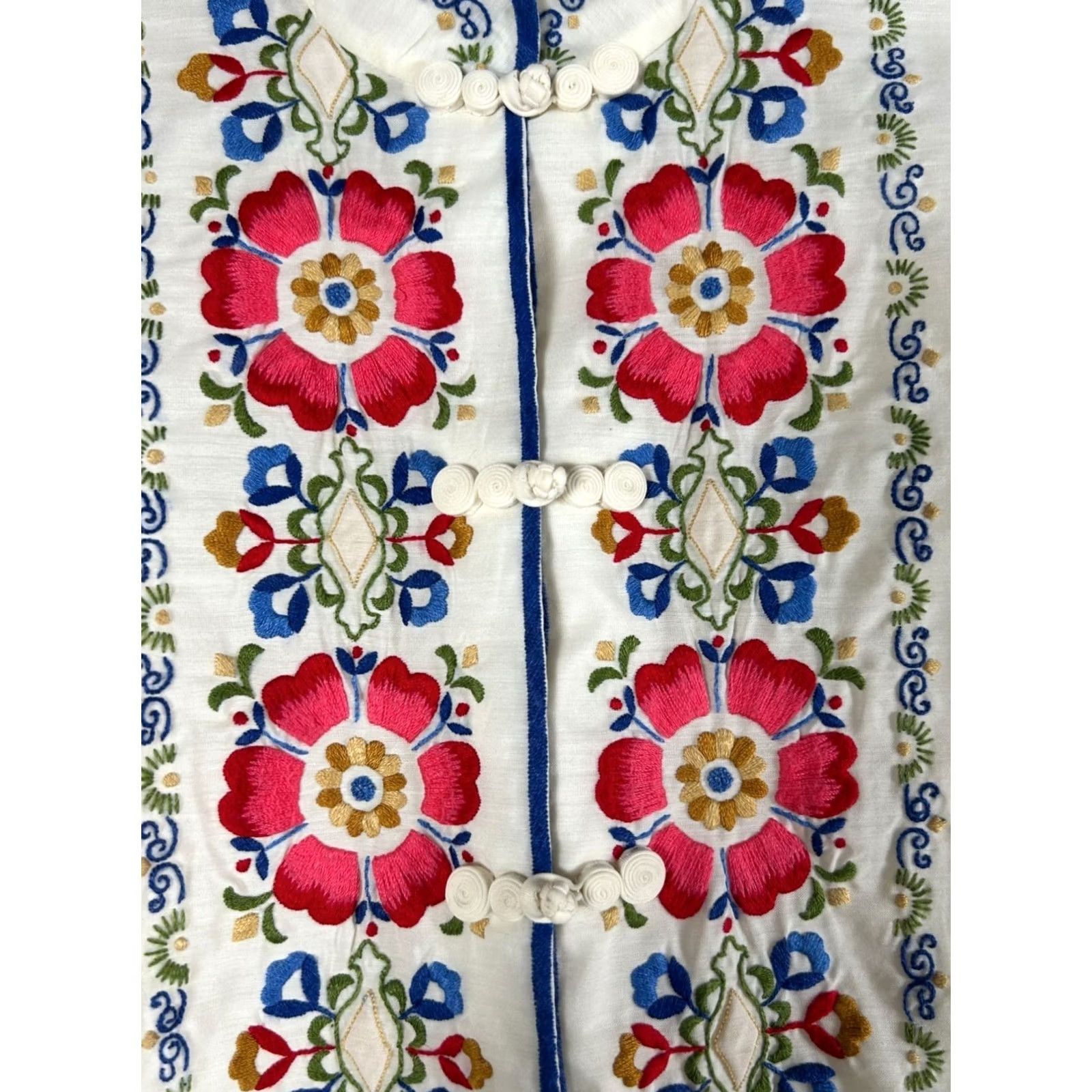 Vintage VINTAGE Joy Womens Embroidered Floral Chinese Button Top Medium Short Sleeve Size M / US 6-8 / IT 42-44 - 2 Thumbnail