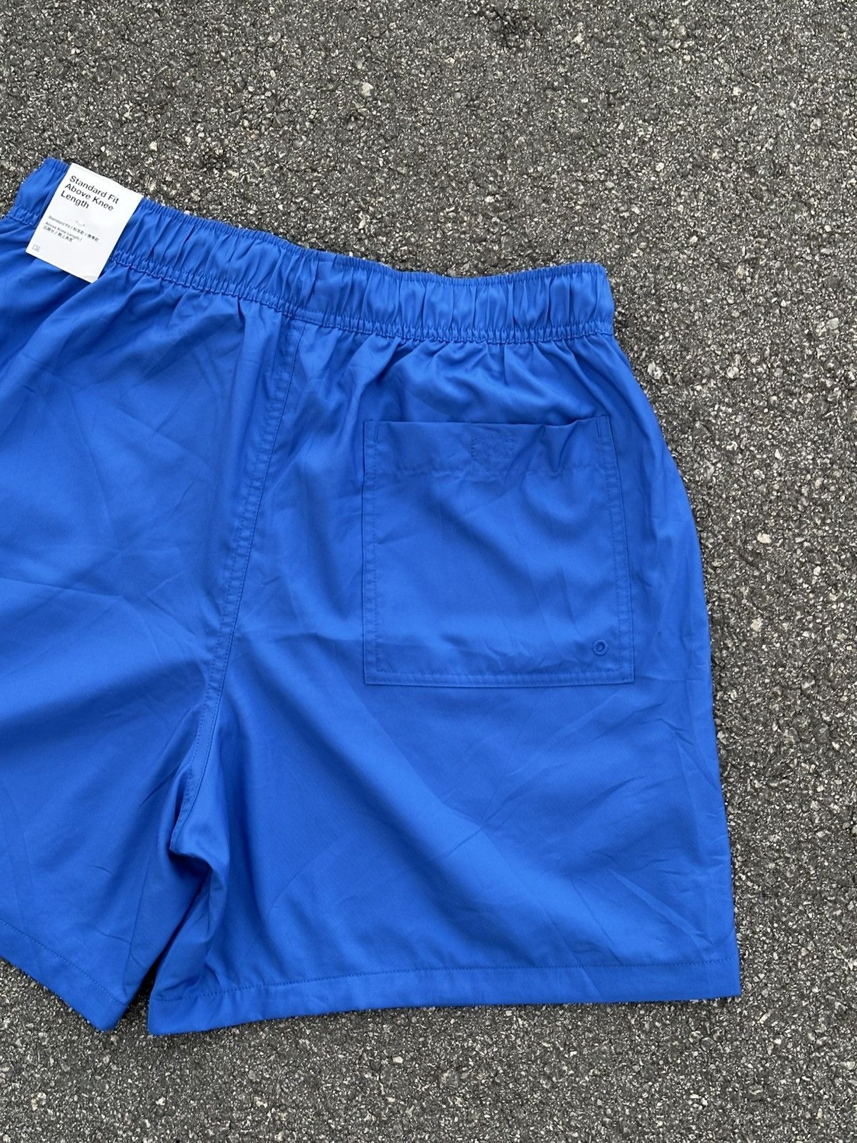 Nike Nike Club Men's Woven Flow Shorts in Game Royal blue. Size US 30 / EU 46 - 11 Thumbnail
