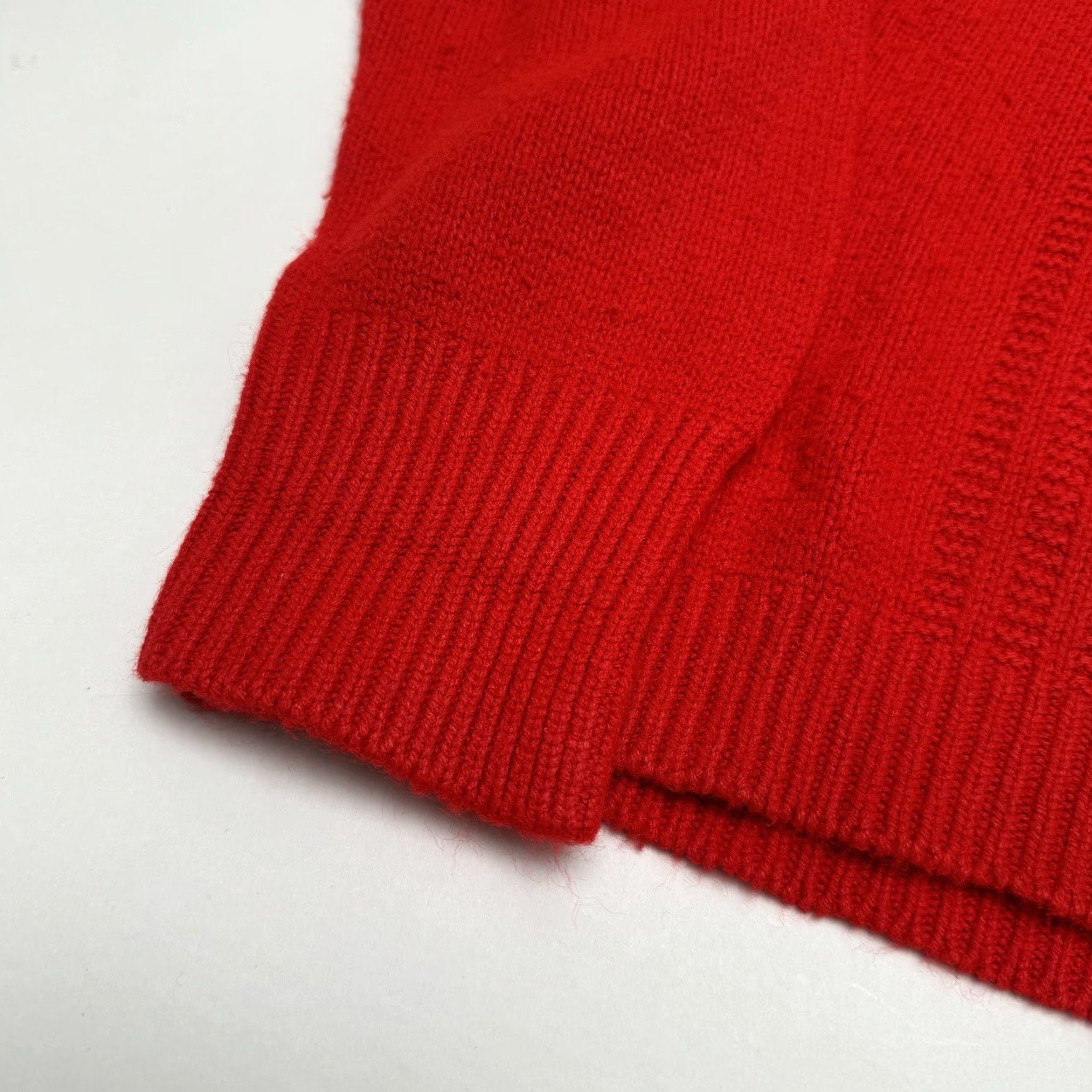 Vintage VINTAGE Sears Roebuck & Co Kerrybrooke Red 1/4 Button Sweater Womens S 1950s 50s Casual Acrylic Secretary/Geek Size S / US 4 / IT 40 - 2 Thumbnail