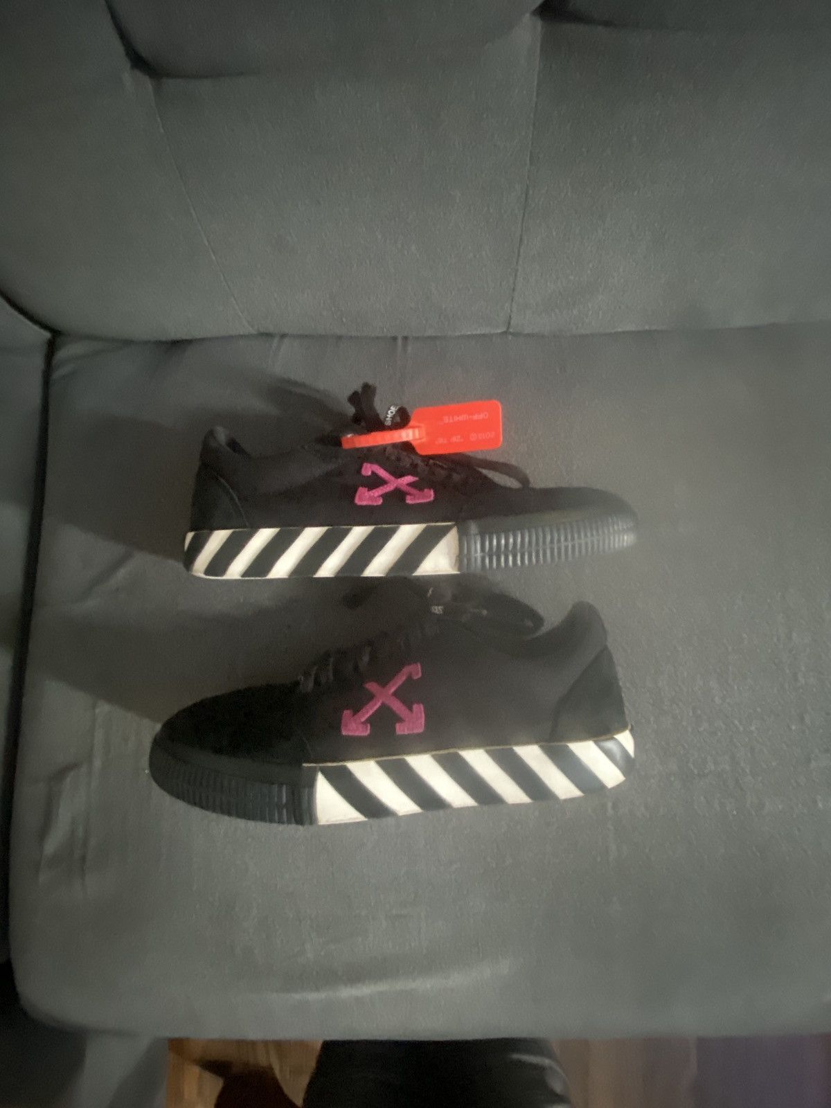 Off-White Off white vulc low fuchsia Size US 9.5 / EU 42-43 - 2 Thumbnail