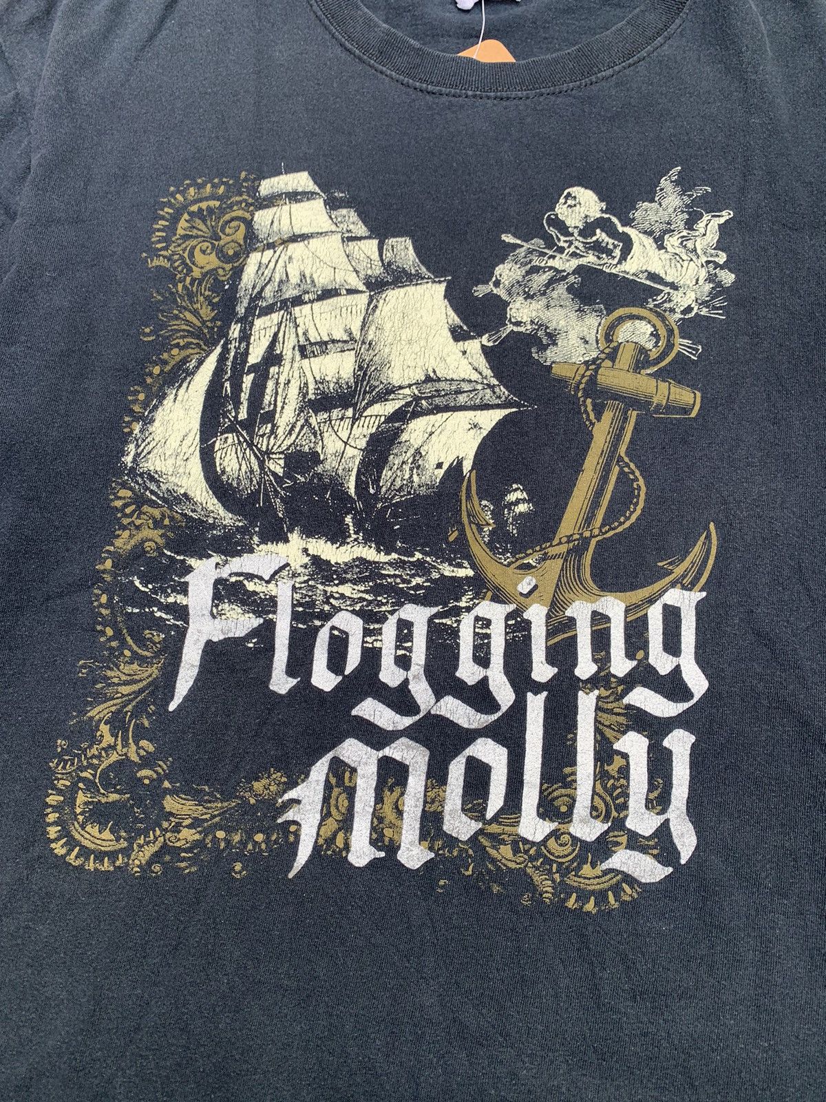 Band Tees Steals! Flogging Molly Punk Rock Band Tee Size US XL / EU 56 / 4 - 4 Thumbnail