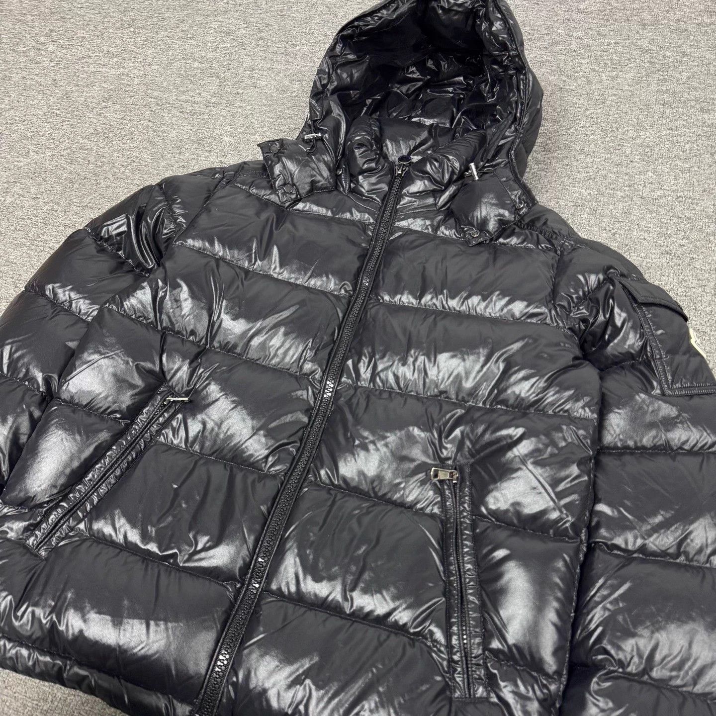 Moncler Moncler Maya Sleeve Logo Shiny Puffer Size 3 99 New Size L / US 10 / IT 46 - 3 Thumbnail
