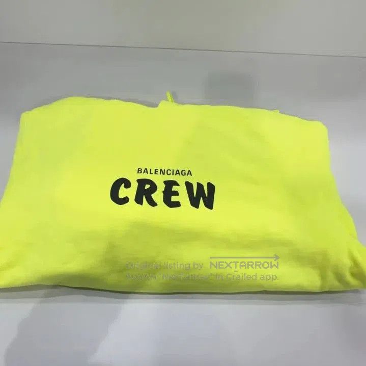 Balenciaga Balenciaga Crew Neon Yellow Hoodie for Men. Size US XXS / EU 40 - 4 Thumbnail