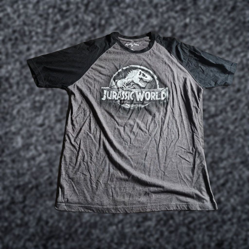 Vintage Universal Studios Jurassic World Logo Raglan Shirt Mens XL Size US XL / EU 56 / 4 - 1 Thumbnail