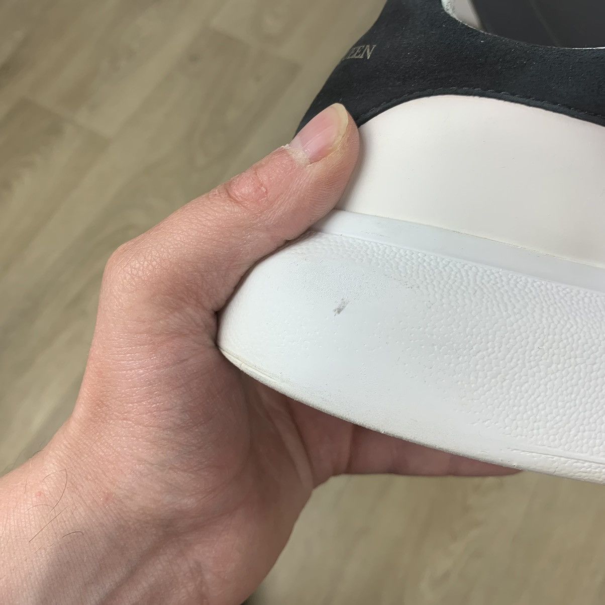 Alexander McQueen Alexander Mcqueen White Leather Sneakers Shoes Size 38 Italy Size US 8 / IT 38 - 13 Thumbnail