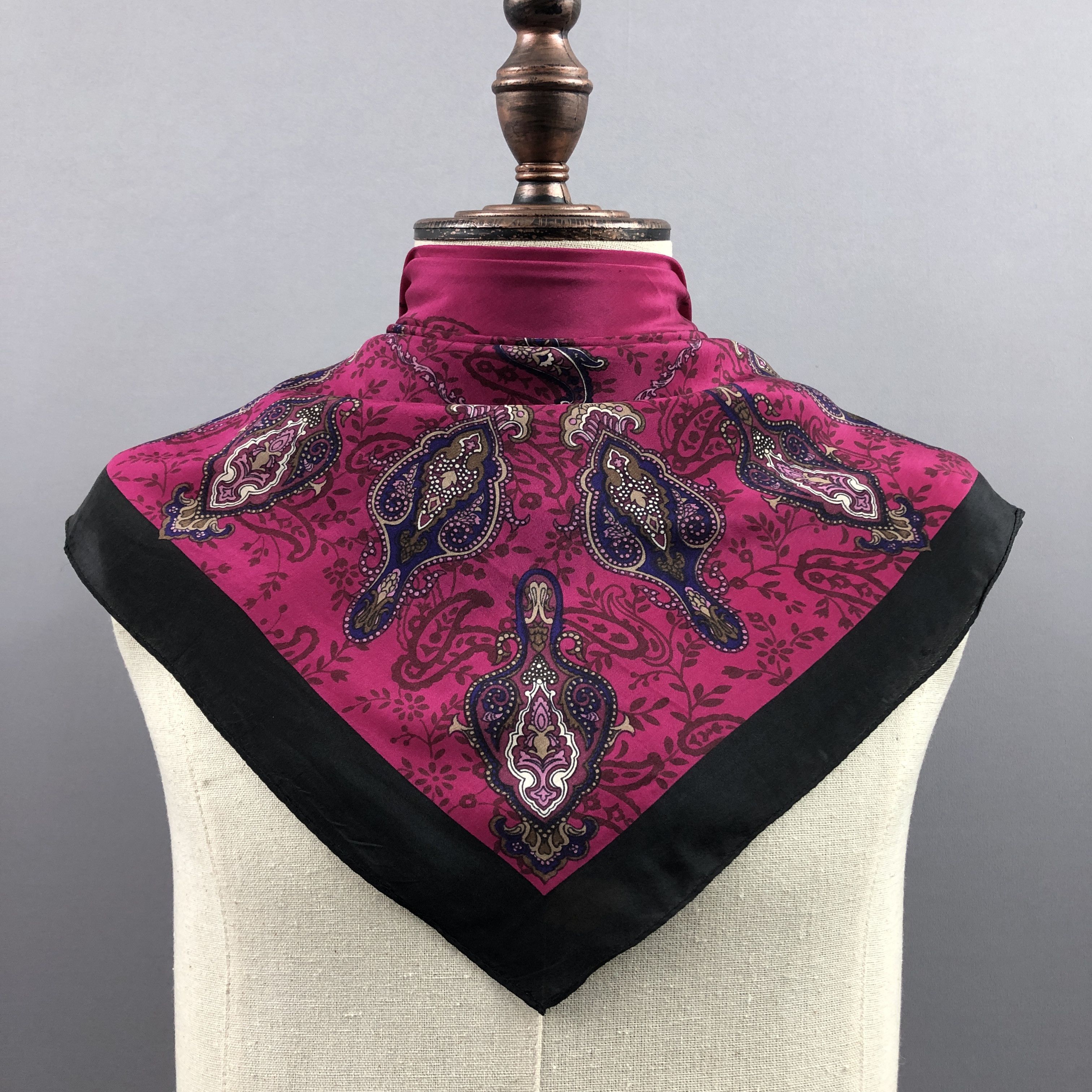 Other × Vintage Vintage SILK Scarf Twill Stole Wraps Scarves Size ONE SIZE - 1 Thumbnail