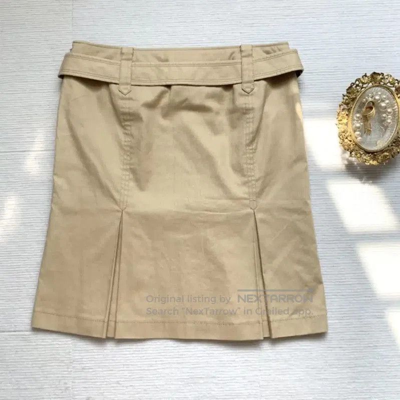 Burberry Burberry Cotton Khaki Mini Skirt for Women. Size 23" - 5 Thumbnail