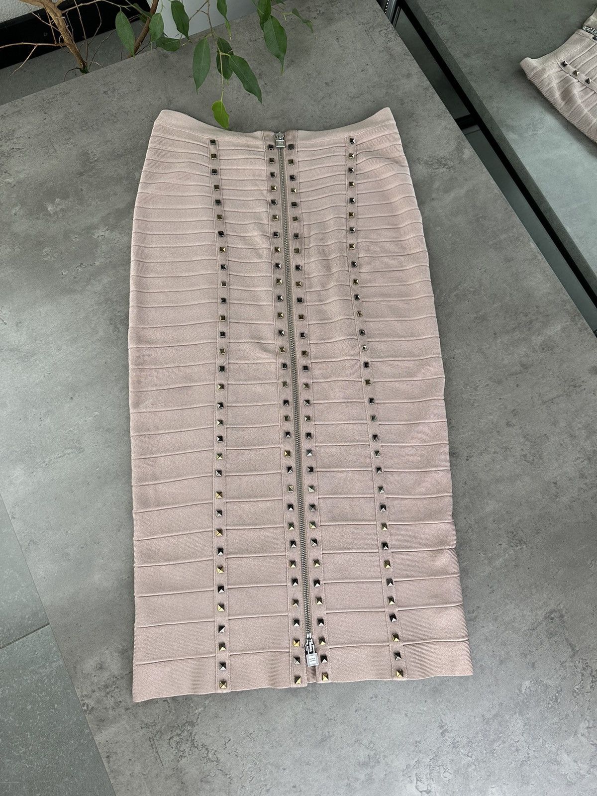 Herve Leger Herve Leger Midi Skirt Size 27" / US 4 / IT 40 - 9 Thumbnail