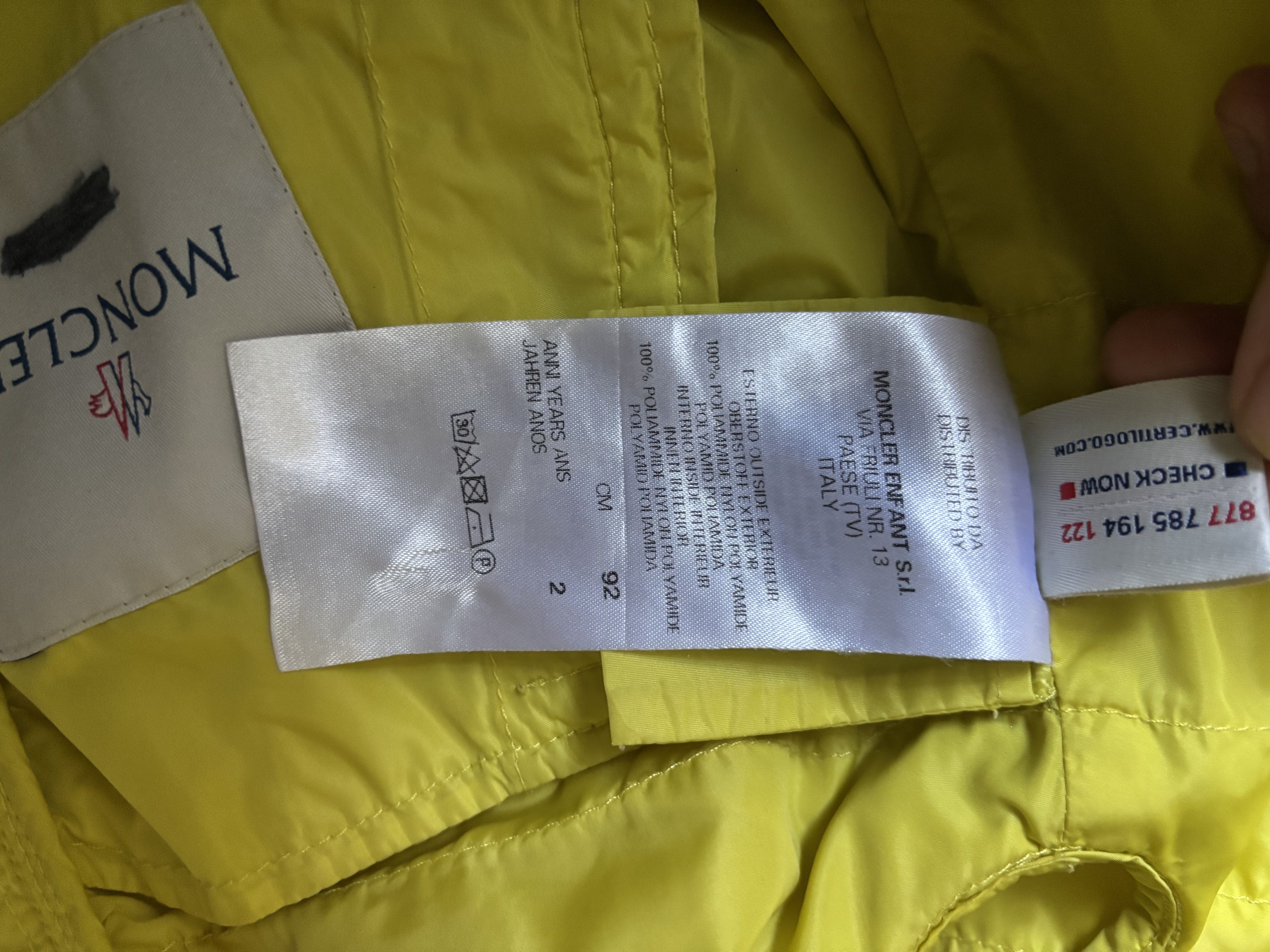 Moncler Moncler yellow puffer jacket kids Size US XXS / EU 40 - 10 Thumbnail