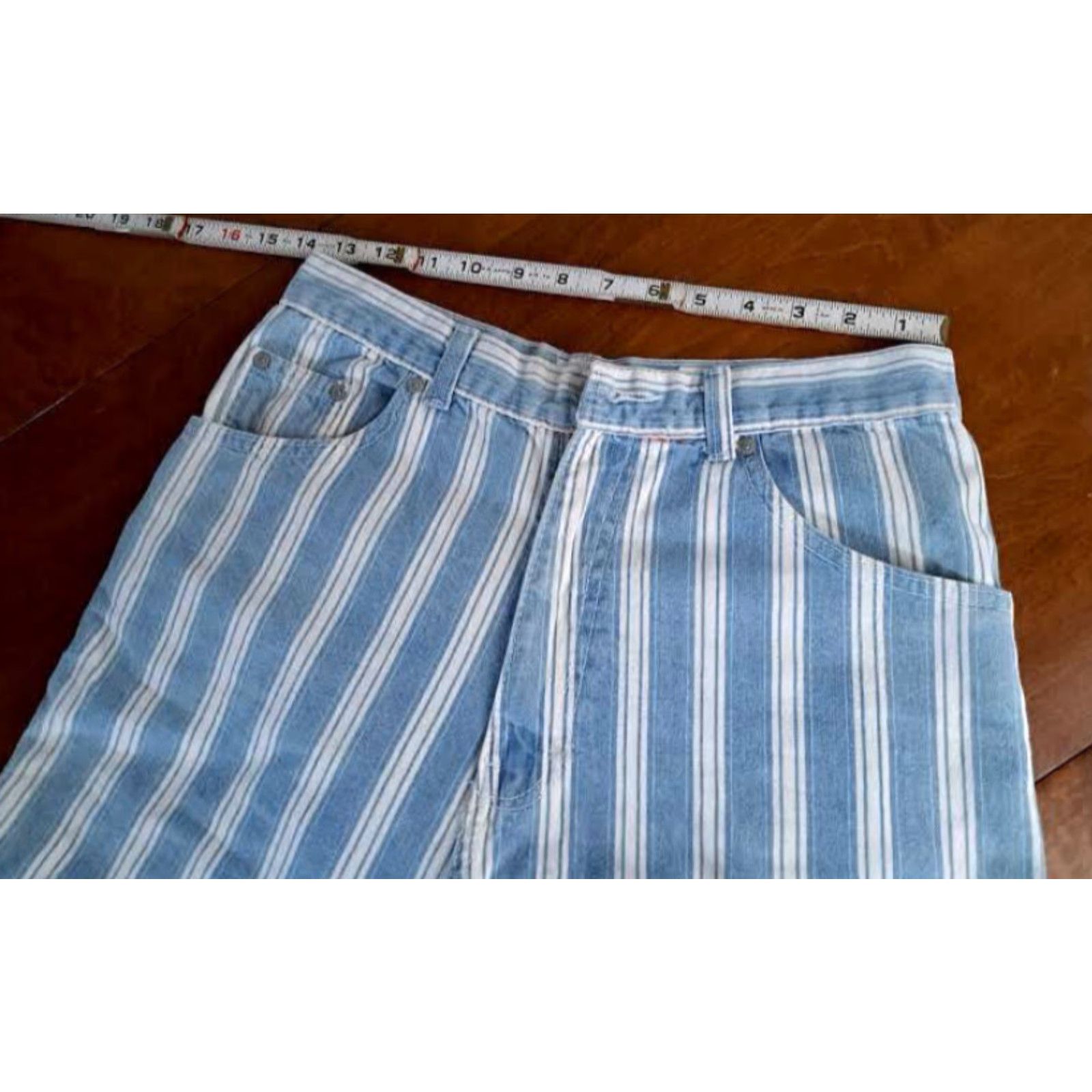 Vintage Sassoon Woman Bermuda Shorts USA Made Striped Blue 100% Cotton Size 9 Womens Casual Activewear Size 30" / US 8 / IT 44 - 4 Thumbnail