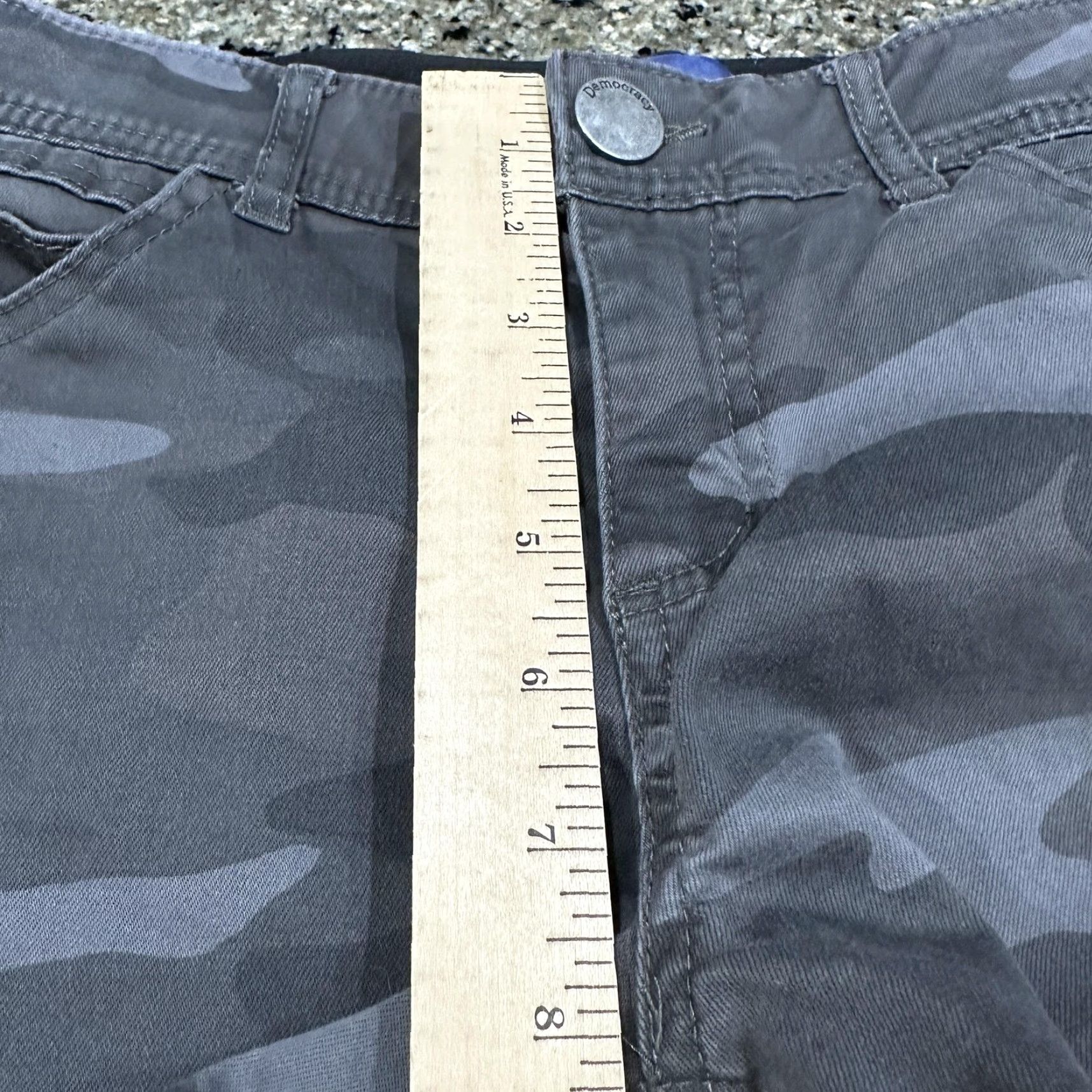 Vintage Democracy Jeans Women Size 6 Gray Camo Skinny Stretch Zip Pockets Denim Slim Rise Mid 8.5-10.5 Regular Inseam 28.5 in Charcoal Wash Size 30" / US 8 / IT 44 - 6 Thumbnail