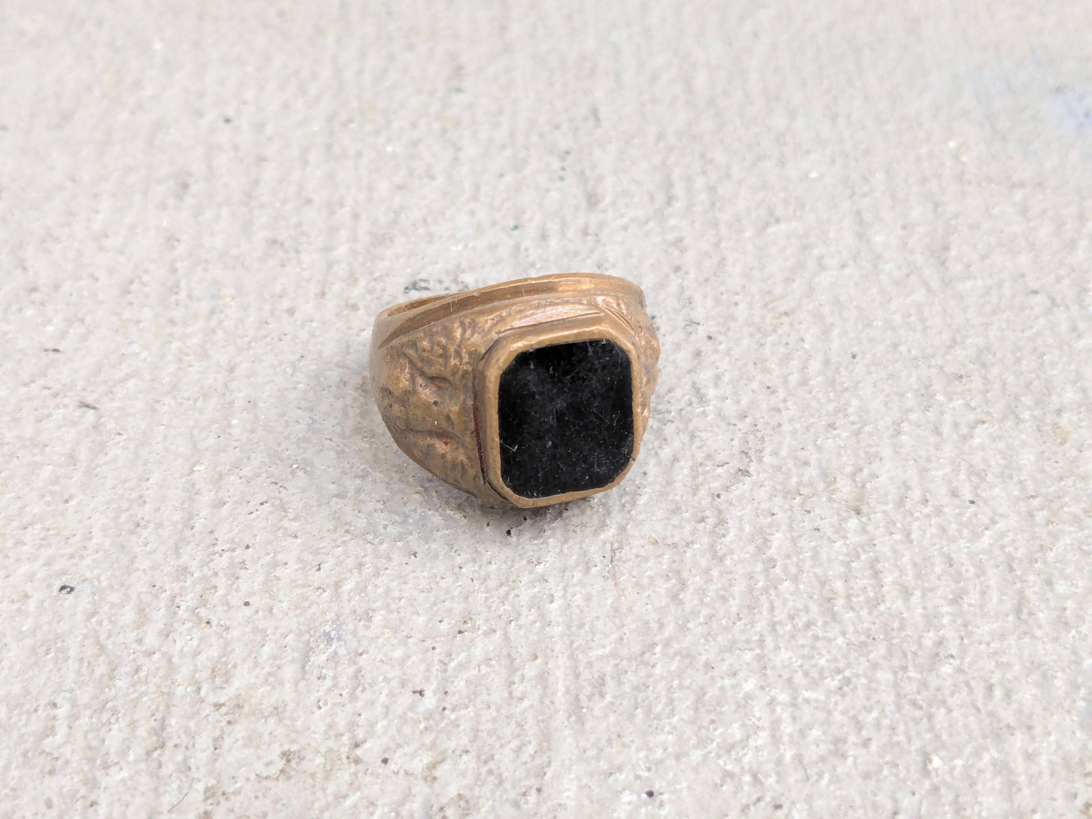 Jewelry Vintage Brass Ring Black Enamel 8.5 Square Inlay Signet Size ONE SIZE - 1 Thumbnail
