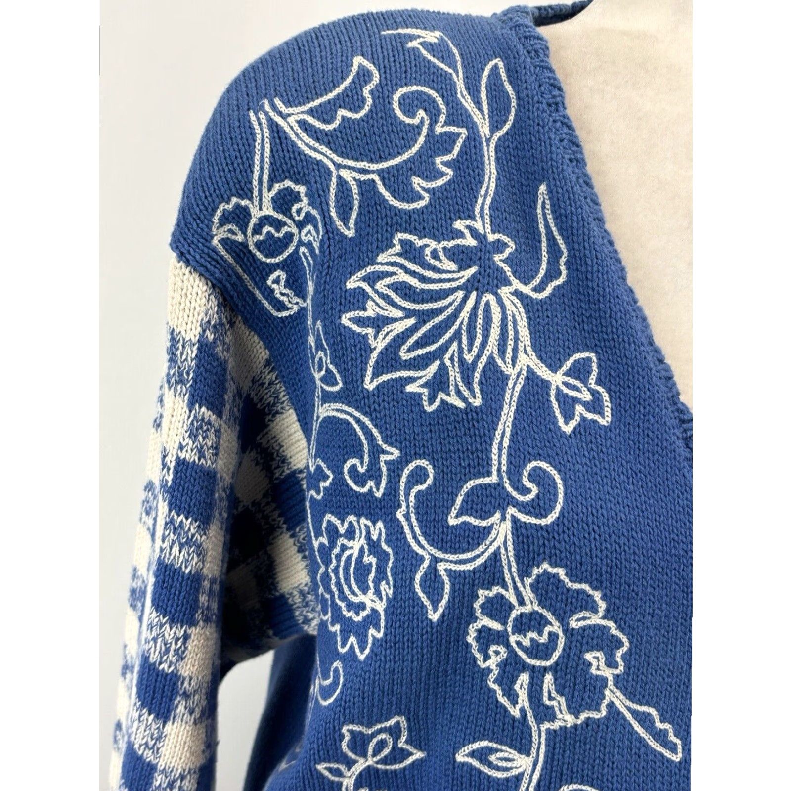 Vintage Women's Vintage Cardigan Sweater Medium Blue Floral Gingham Size M / US 6-8 / IT 42-44 - 6 Thumbnail