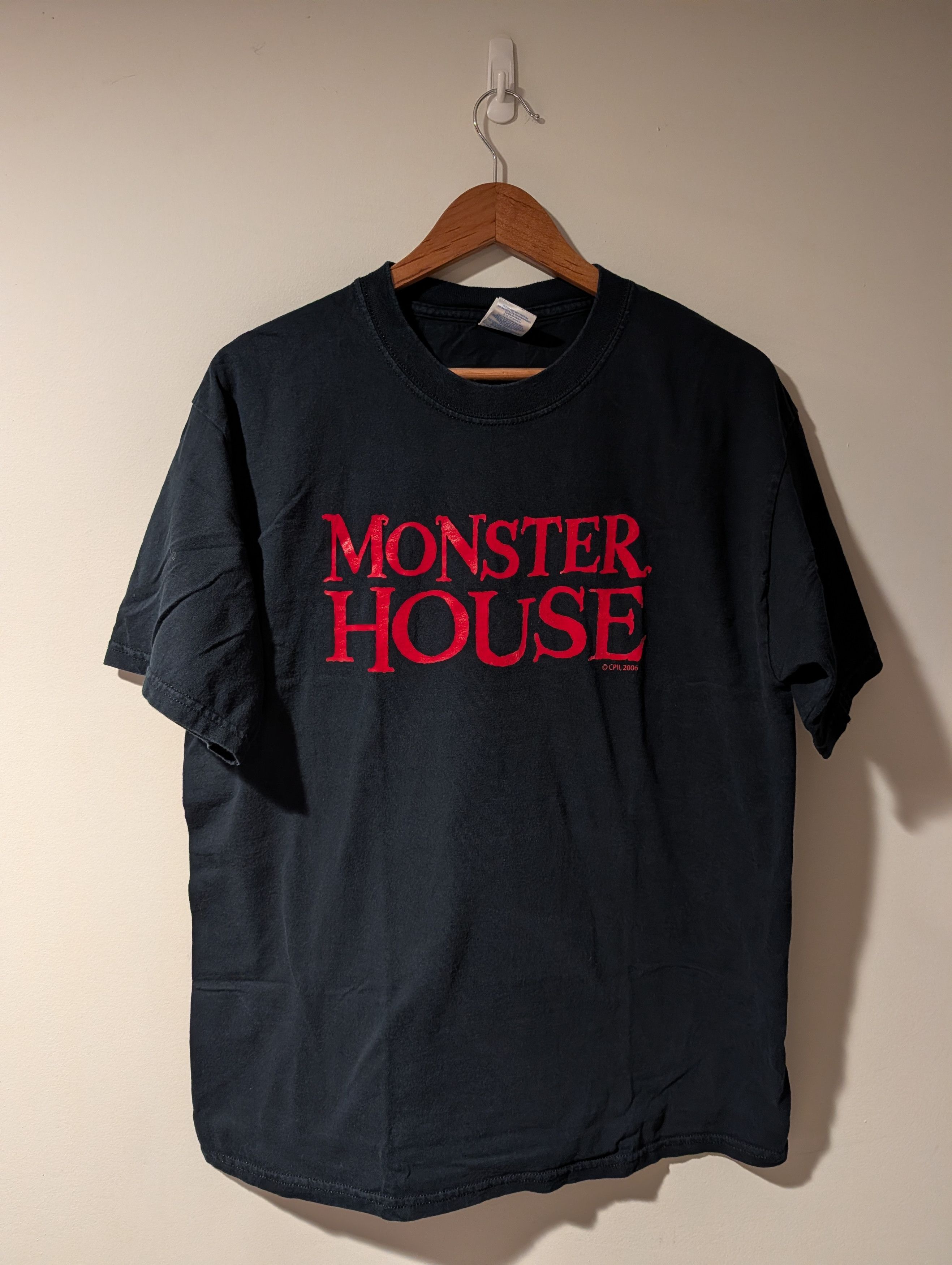 Gildan VTG 2006 Monster House Movie Promo T-Shirt Horror Animated Size US L / EU 52-54 / 3 - 1 Thumbnail