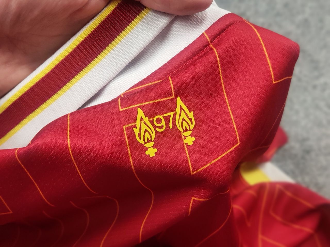 Vintage Liverpool FC Nike 24/25 Soccer Football Jersey Authentic Size US M / EU 48-50 / 2 - 14 Thumbnail