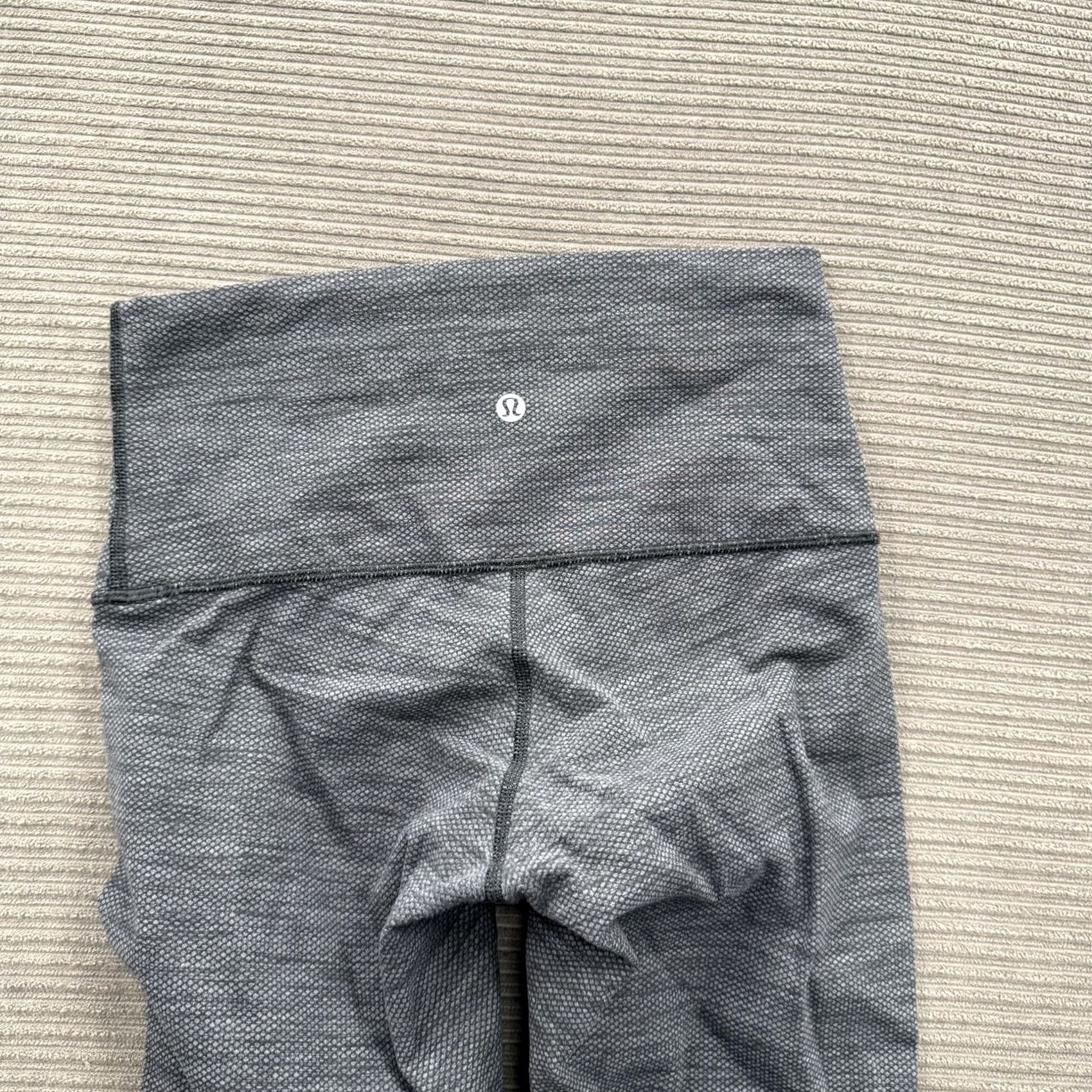 Lululemon VINTAGE Lululemon Pants Womens Small Gray Wunder Under Hi Rise Crop Leggings Yoga Gym Size 28" / US 6 / IT 42 - 8 Thumbnail