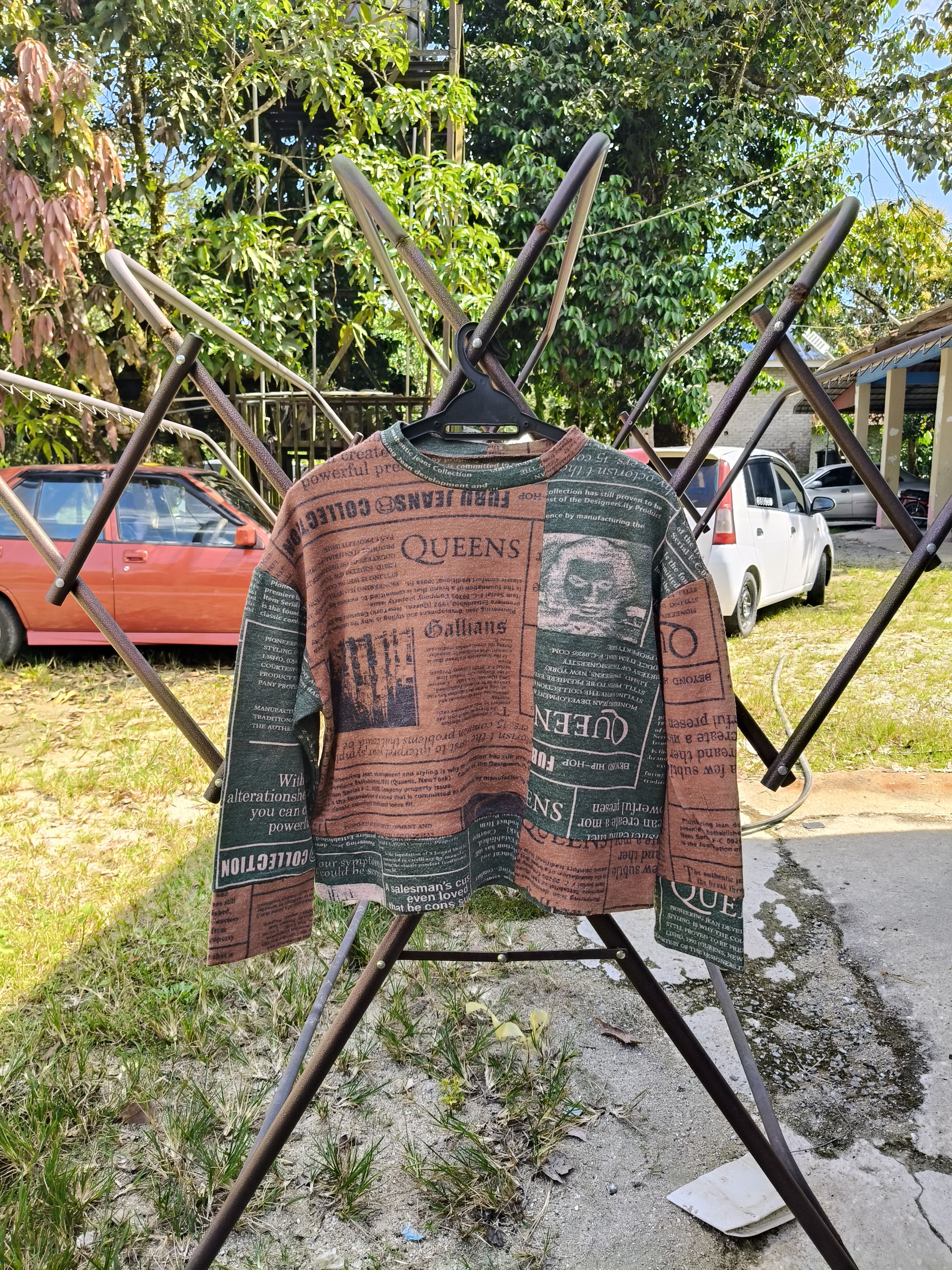 Japanese Brand La Que Serra Cropped Paper Design Size M / US 6-8 / IT 42-44 - 1 Thumbnail