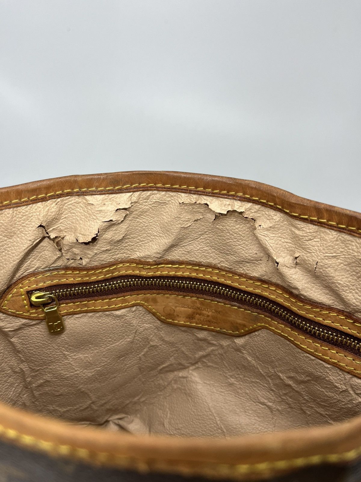 Louis Vuitton Authentic LOUIS VUITTON Bucket Bag Size ONE SIZE - 19 Thumbnail