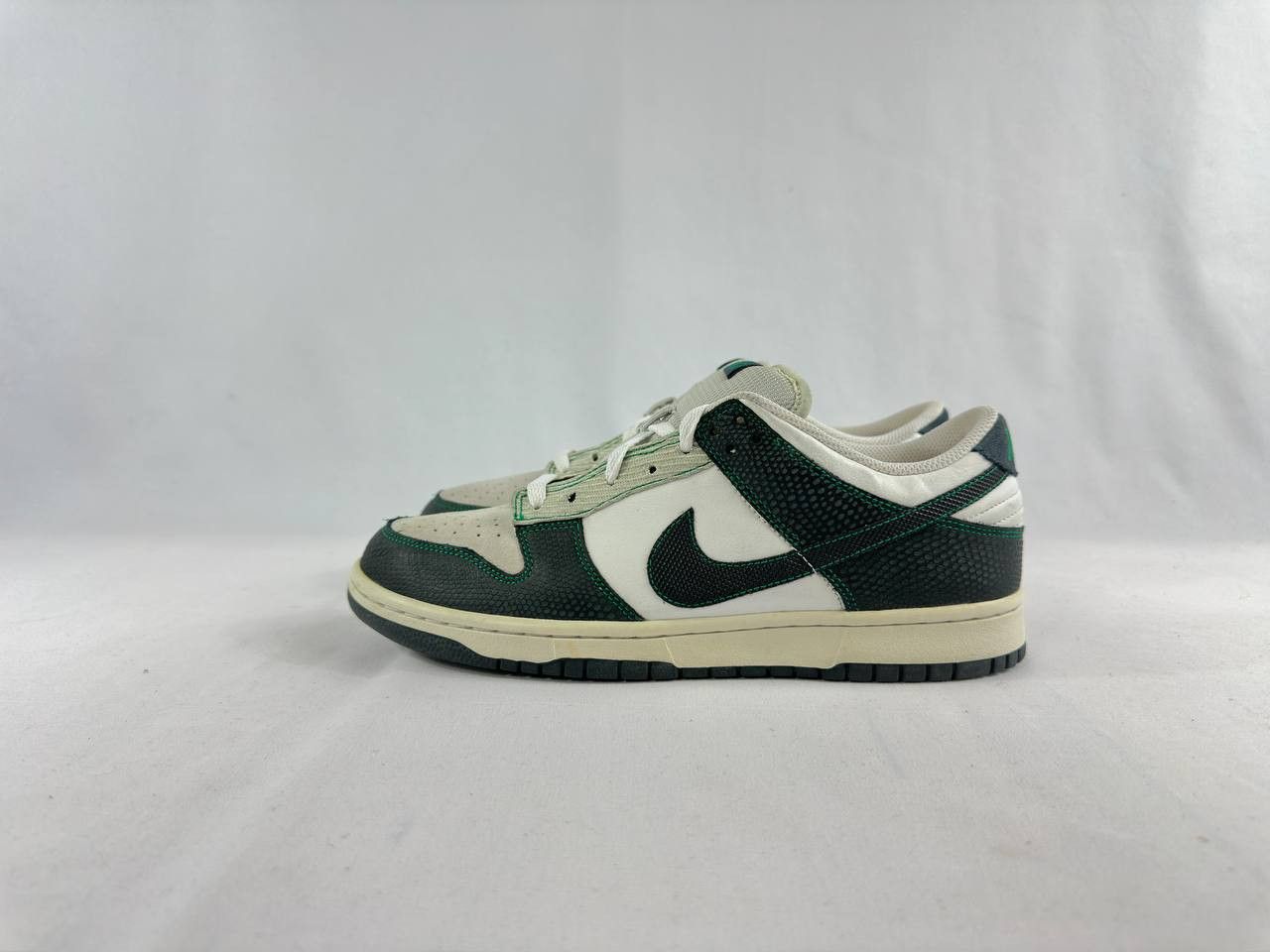 Nike Nike Dunk Low 6.0 'Black Snakeskin Green' 2010 Size US 9.5 / EU 42-43 - 6 Thumbnail