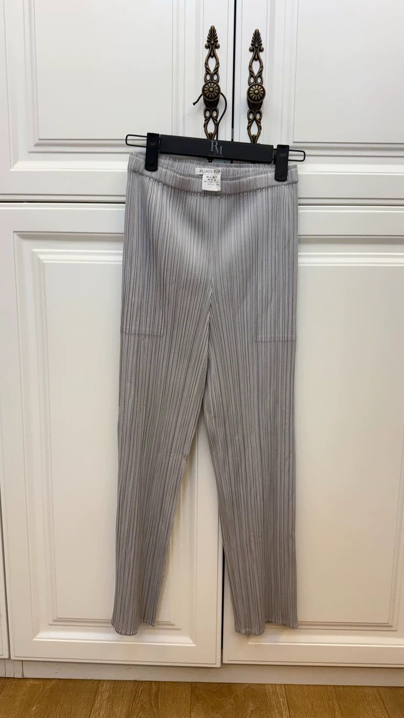 Issey Miyake Issey Miyake size:0 Grey pleated trousers Size 31" - 1 Thumbnail