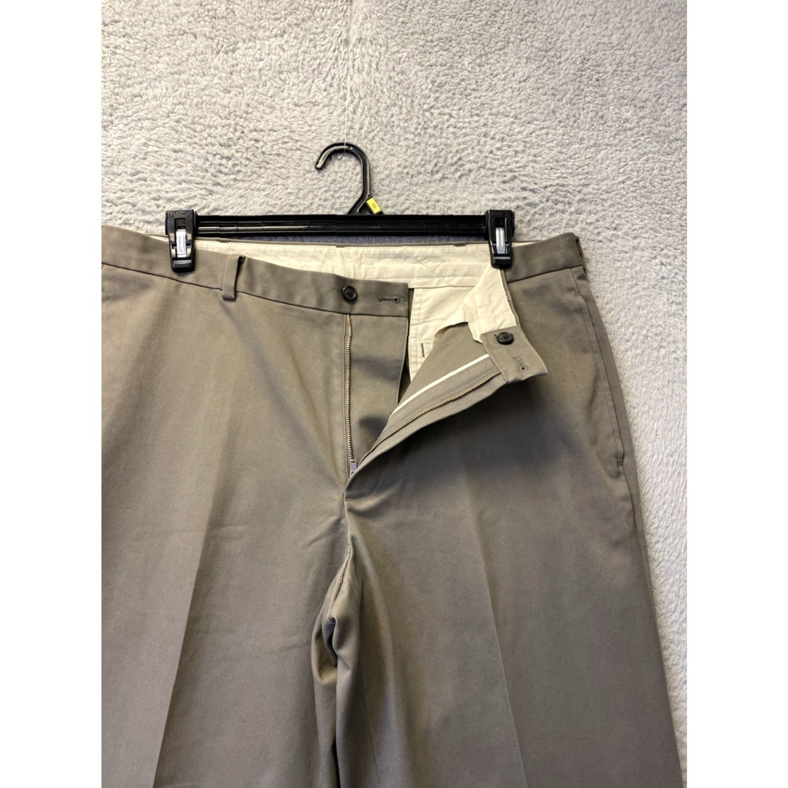 Brooks Brothers BROOKS BROTHERS Mens Chino Pants 38W x 30L Taupe Gray Flat Front Casual Size US 38 / EU 54 - 2 Thumbnail