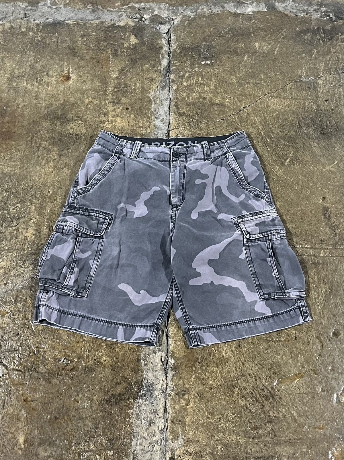 Vintage Crazy Y2K Baggy Camo Cargo Shorts JNCO Skater Essential Size US 32 / EU 48 - 1 Thumbnail