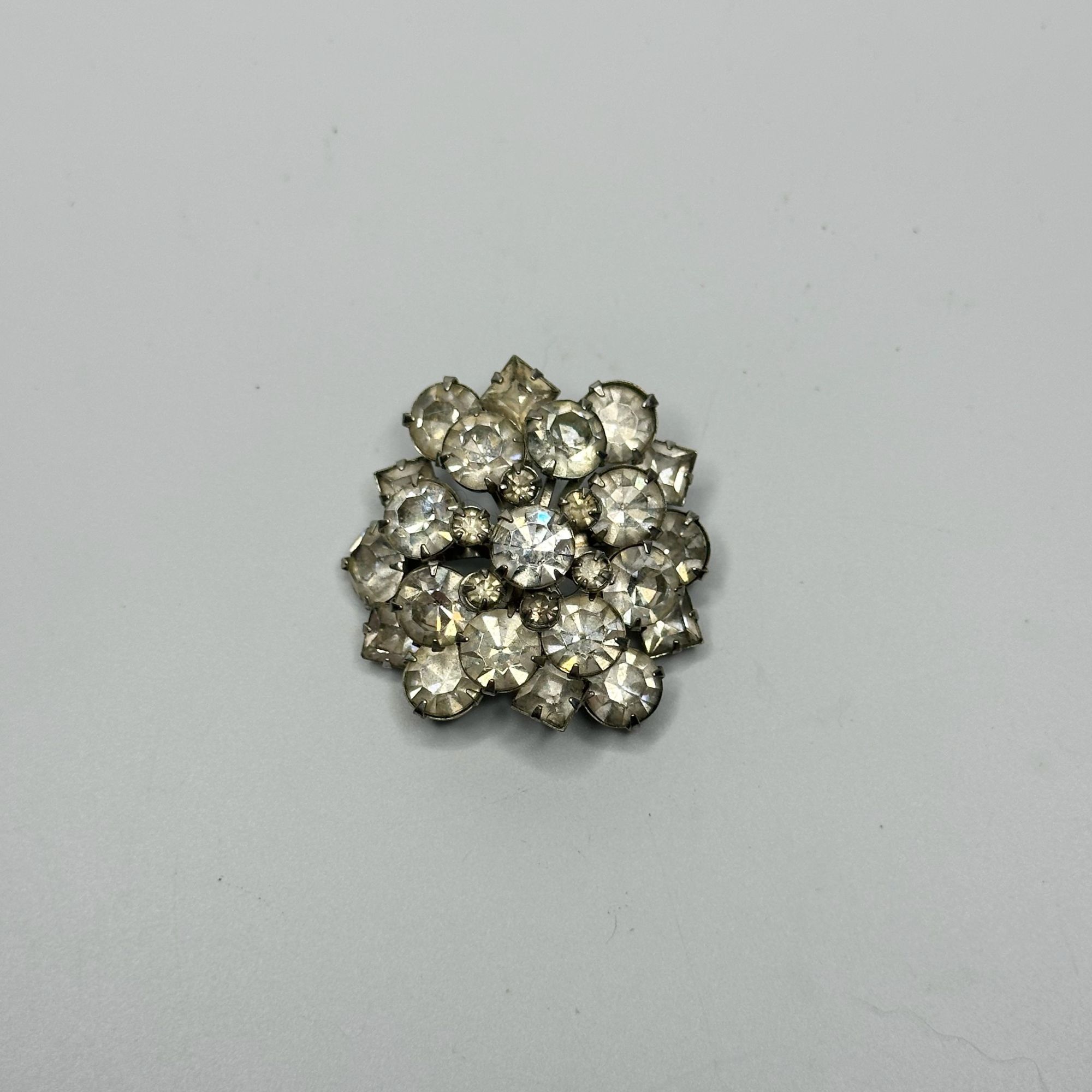 Other Vintage Rhinestone Cluster Dome Silver Tone Brooch Pin Size ONE SIZE - 7 Thumbnail