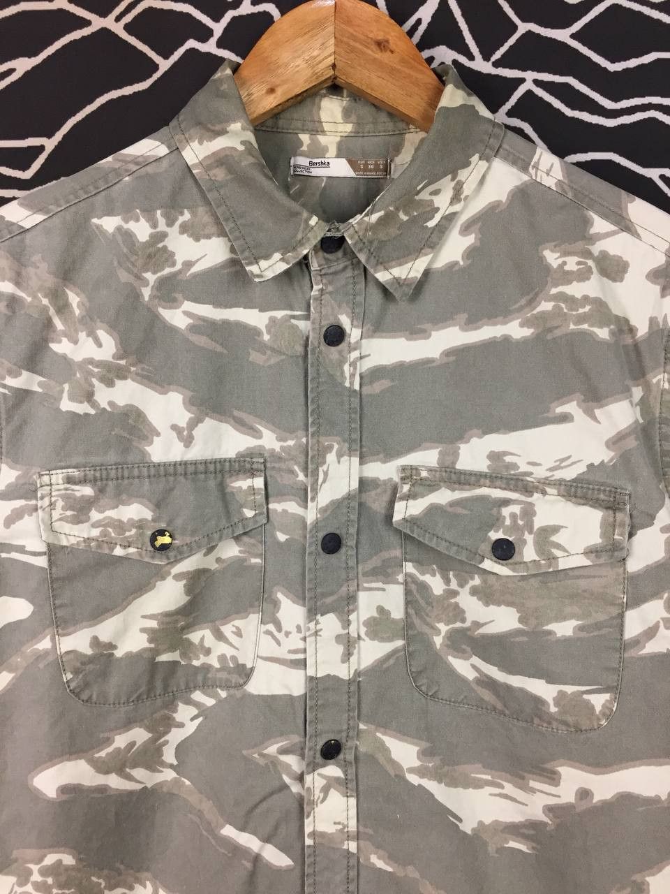 Bershka Bershka Tiger Stripe Camouflage Snap Button Overshirt Size US S / EU 44-46 / 1 - 3 Thumbnail