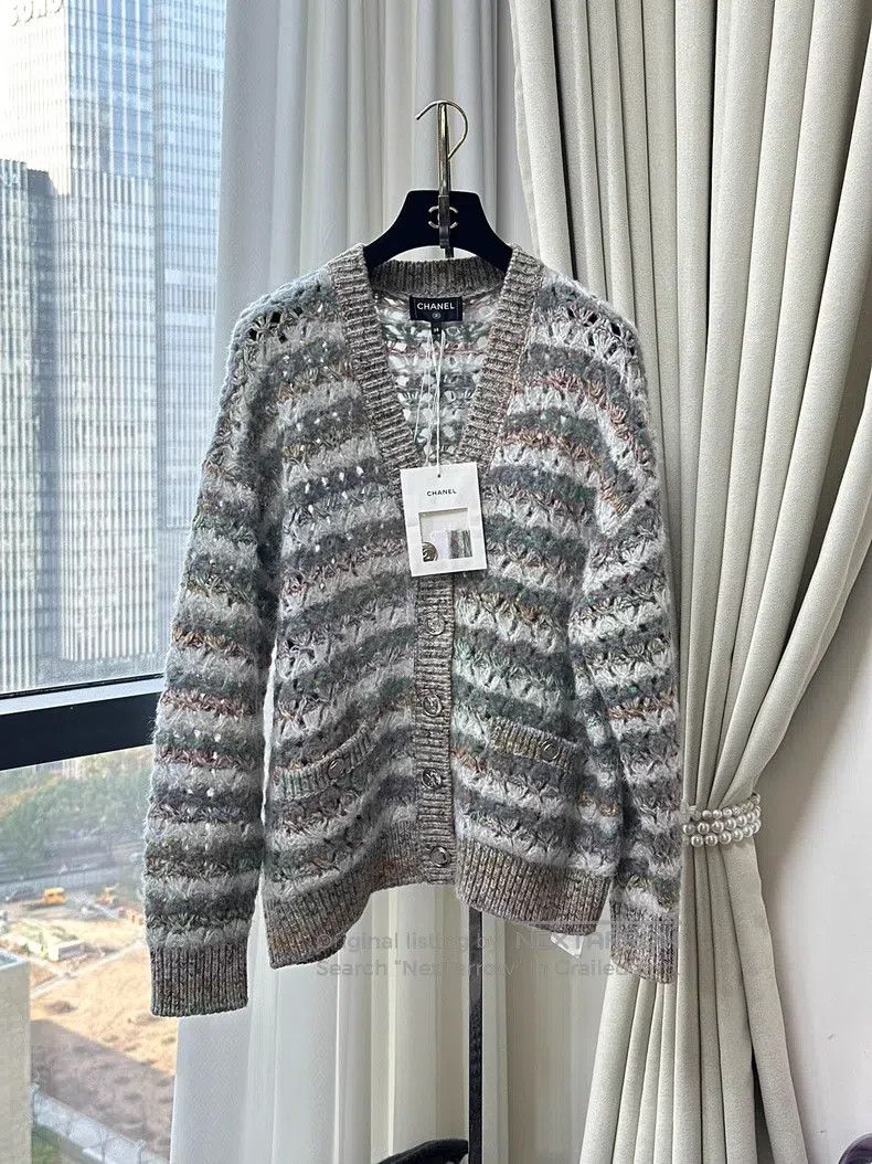 Chanel Chanel Grey, pink, green striped badge, silver coin, butto Size XS / US 0-2 / IT 36-38 - 1 Thumbnail