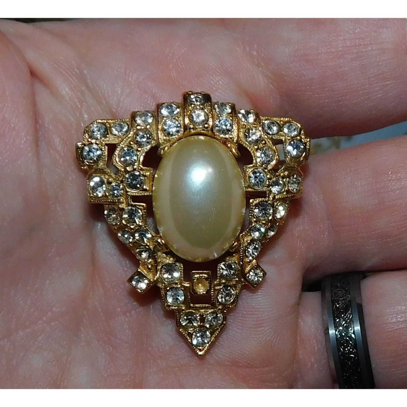 Other Vintage Victorian Style Gold Tone Faux Pearl Brooch Size ONE SIZE - 1 Thumbnail