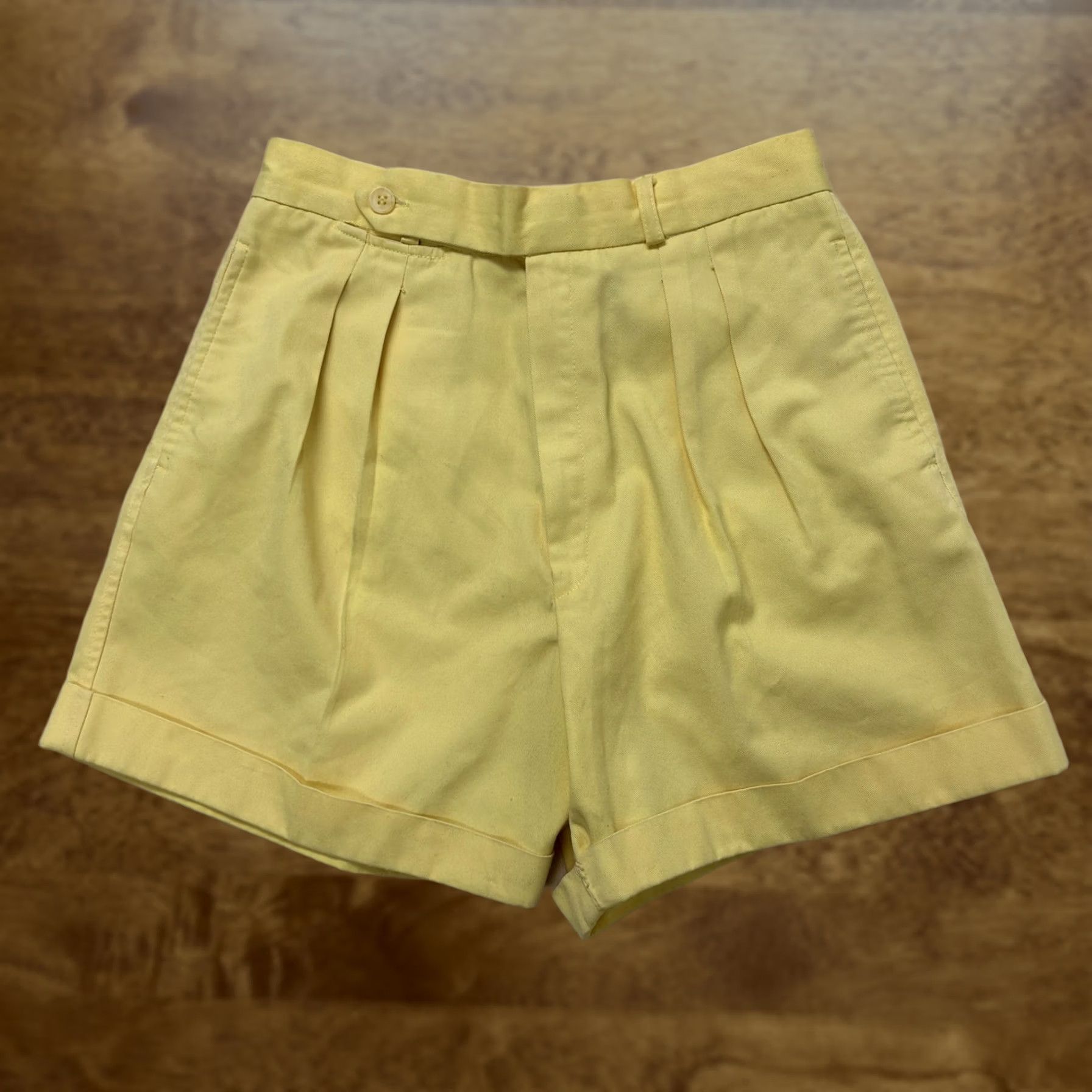 Vintage VINTAGE Tamara Shorts Womens 10 Yellow Pleated Twill Chino High Waist Casual Size 32" / US 10 / IT 46 - 1 Thumbnail