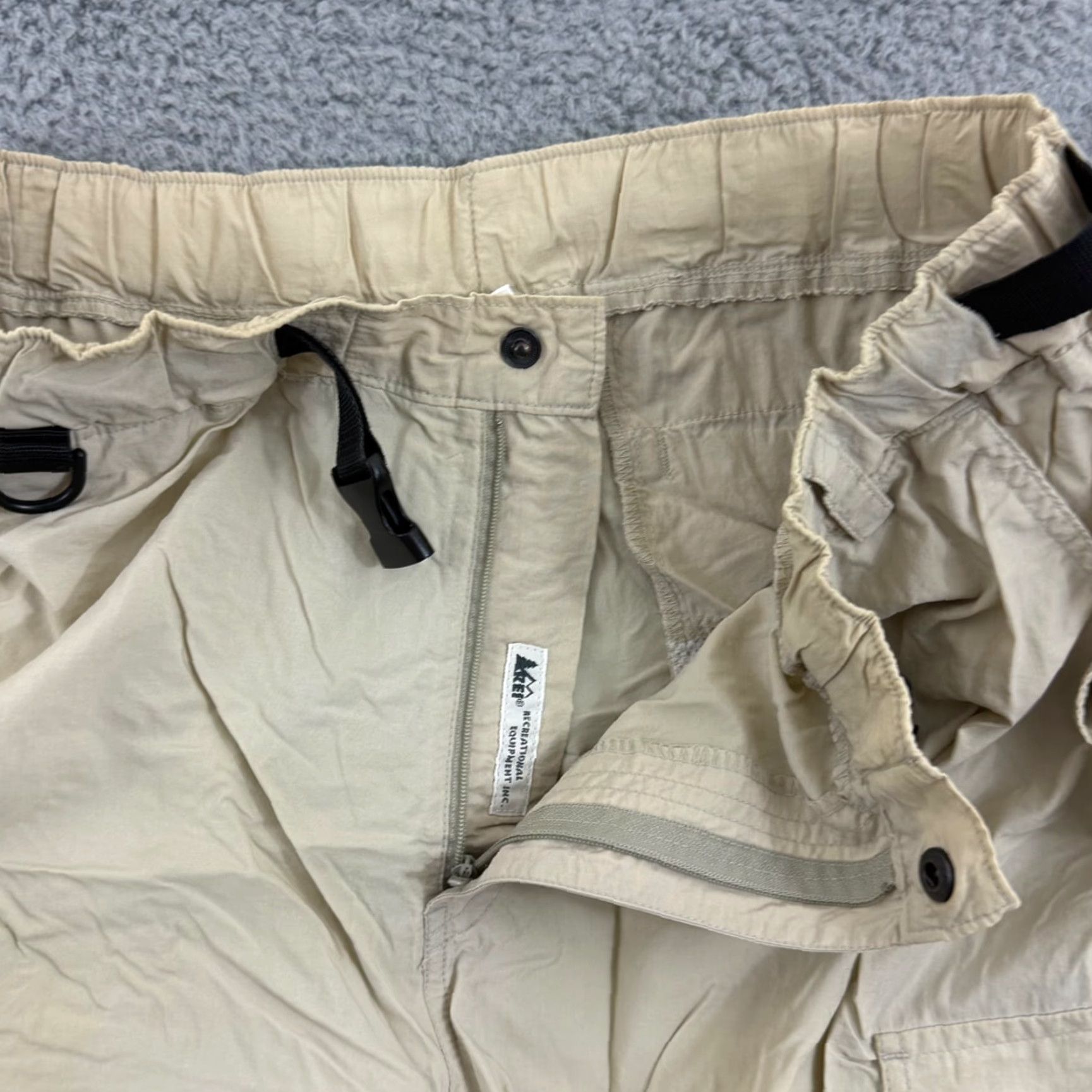 Vintage REI Cargo Pants Womens Medium Convertible Zip Off Hiking Outdoor Pockets Beige Nylon Spandex Regular Size 32" / US 10 / IT 46 - 7 Thumbnail