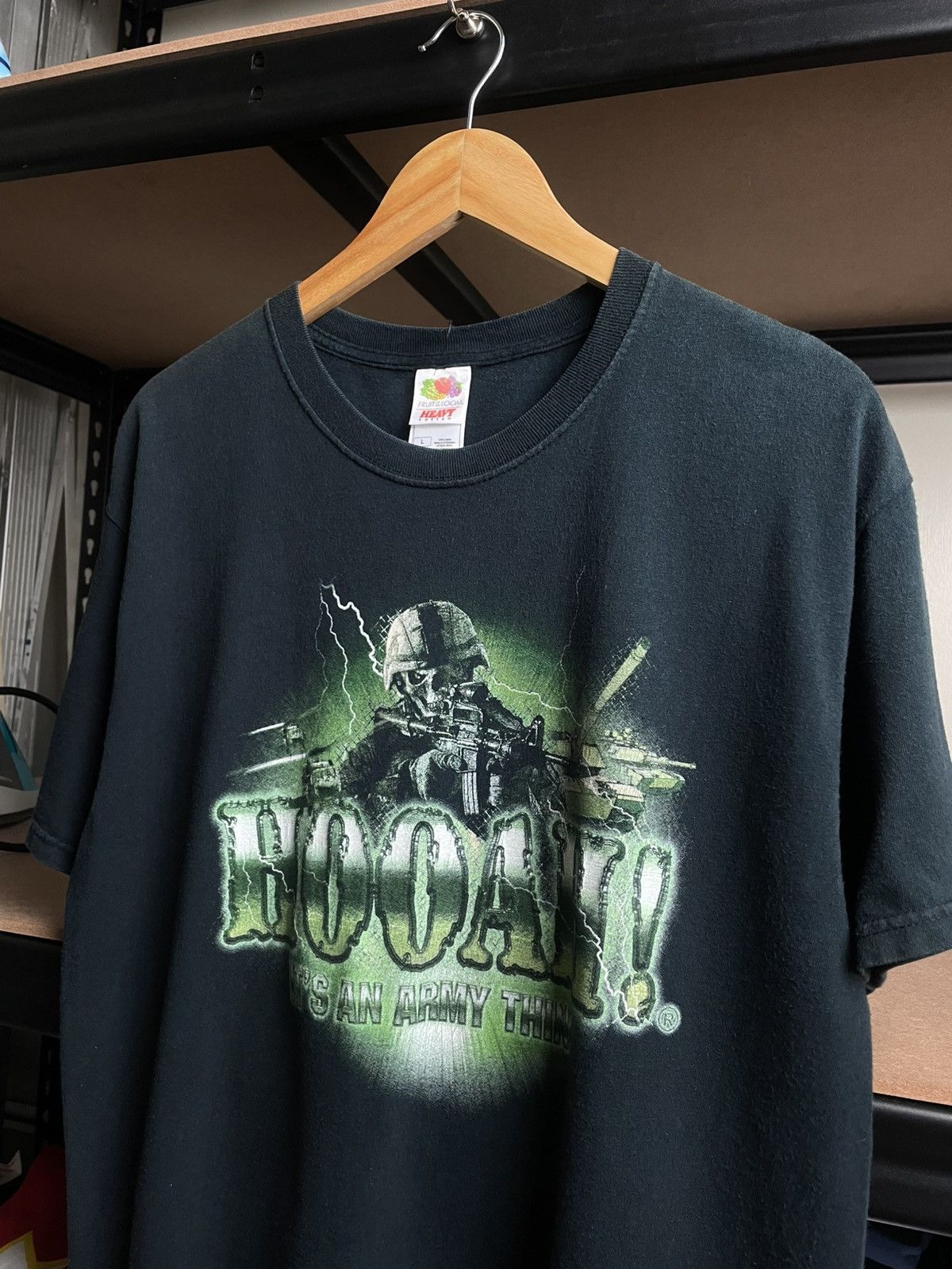 Fruit Of The Loom black Fruit of the Loom "HOOAH!! It's An Army Thing" graphic Size US L / EU 52-54 / 3 - 2 Thumbnail