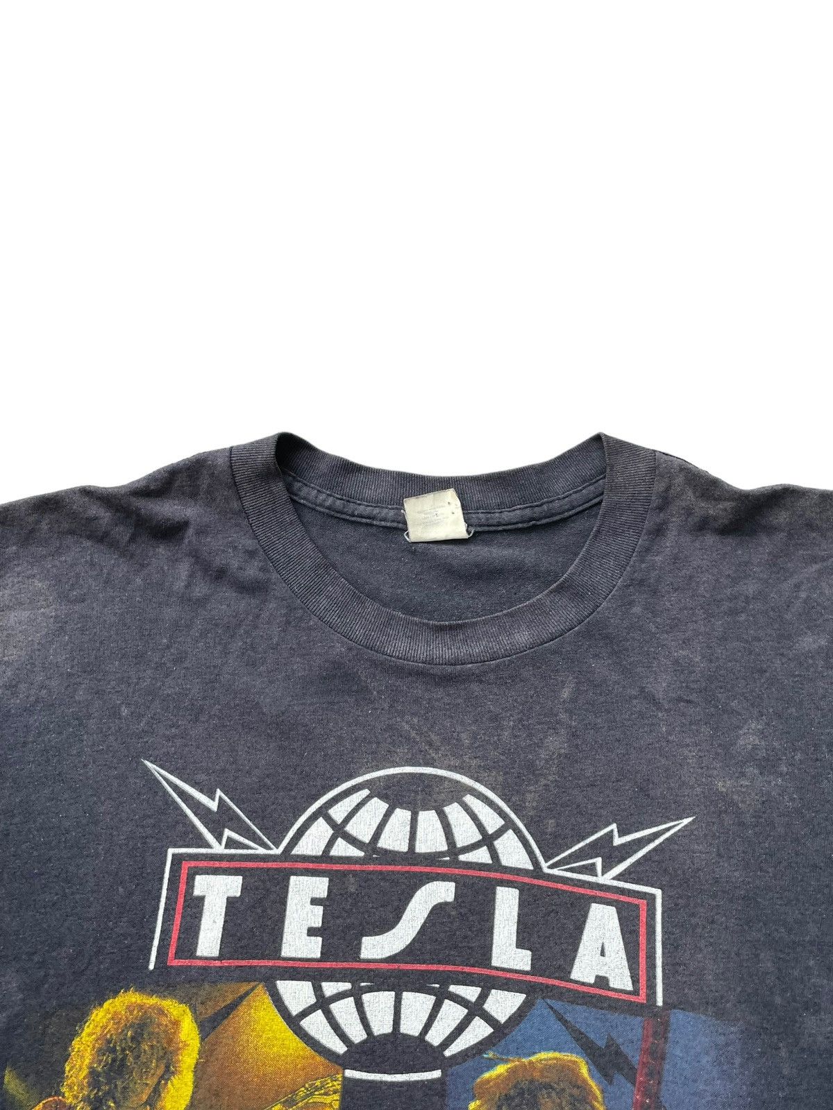 Band Tees VTG 1990 Tesla Live World Tour Faded Distresed Size US XL / EU 56 / 4 - 7 Thumbnail