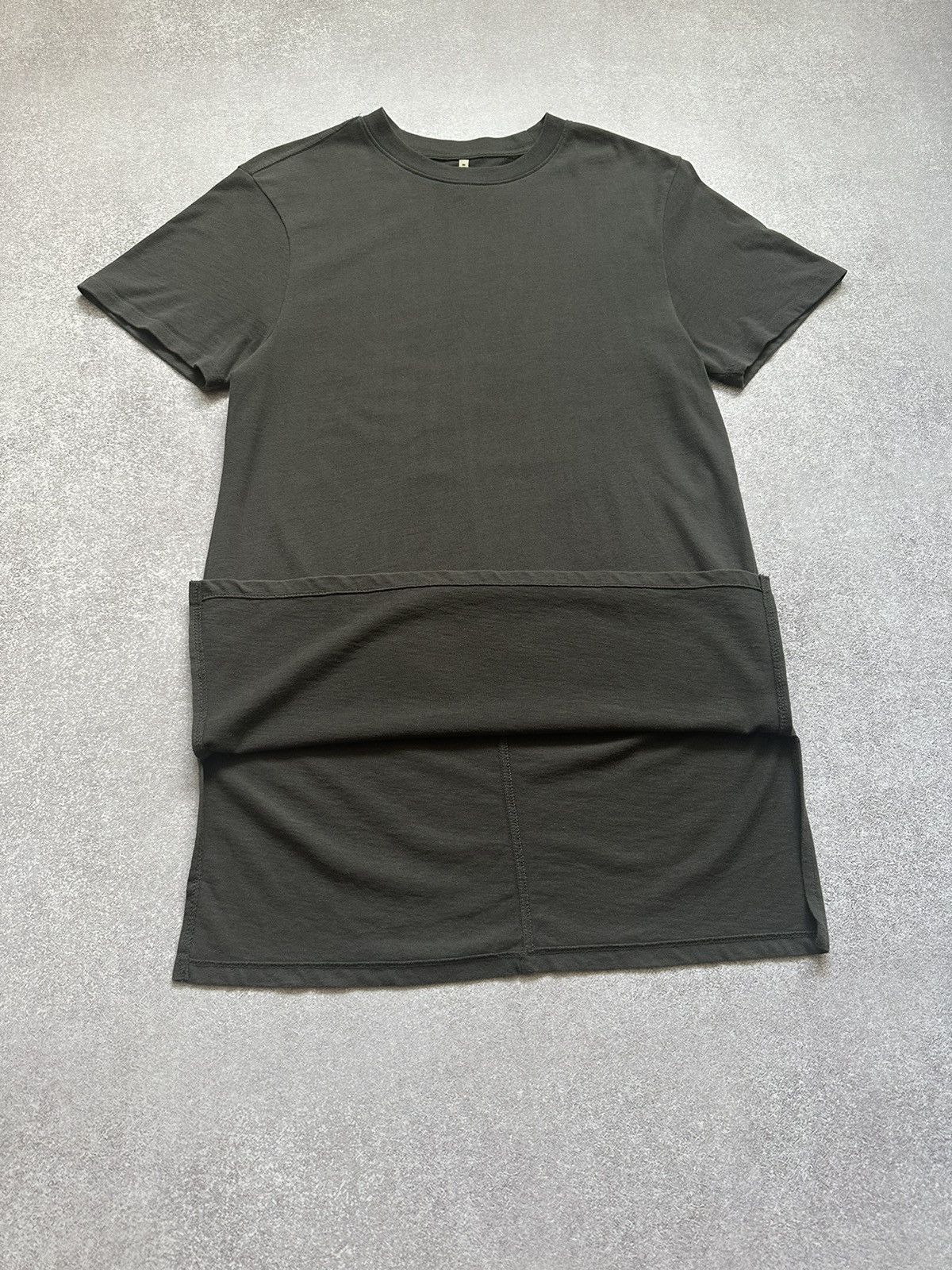 FOG × Fear of God Fear Of God FOG Elongated T-Shirt Size US S / EU 44-46 / 1 - 3 Thumbnail