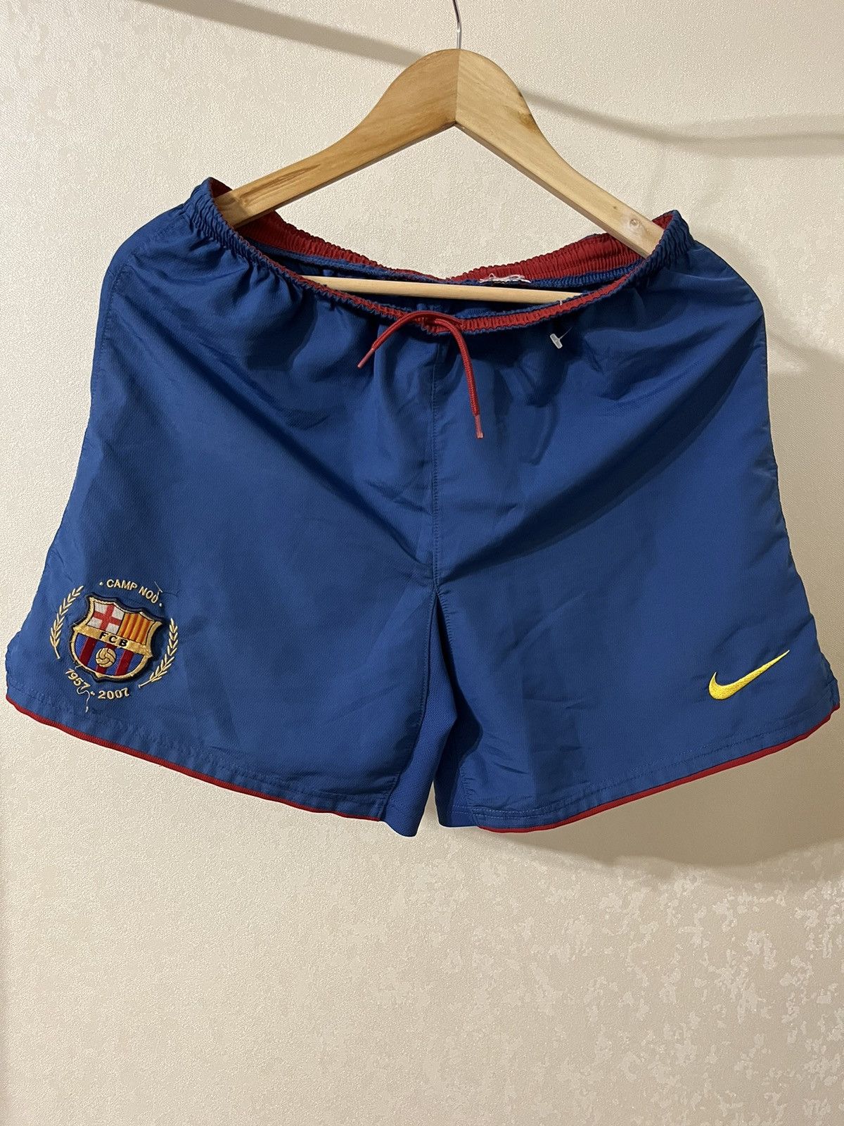 Nike Nike FC Barcelona 2007 Camp Nou Vintage Shorts Size US 32 / EU 48 - 1 Thumbnail