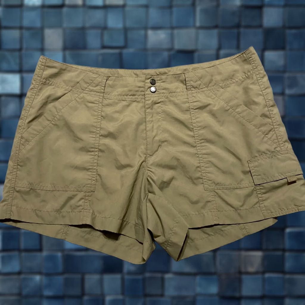 Nike ACG Nike ACG Shorts Beige Cargo Outdoor Hiking Womens 14 Adjustable Pockets- 4 in Inseam Casual Activewear Mens Womens Girls Size 36" / US 14 / IT 50 - 1 Thumbnail