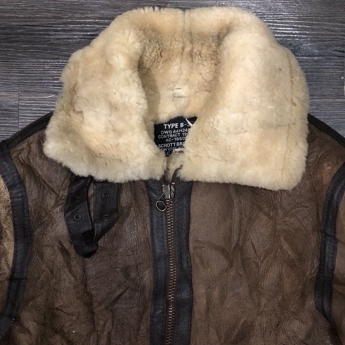Schott Schott Bros B-3 classic WWII sheepskin leather“bomber”jacket Size US M / EU 48-50 / 2 - 2 Thumbnail