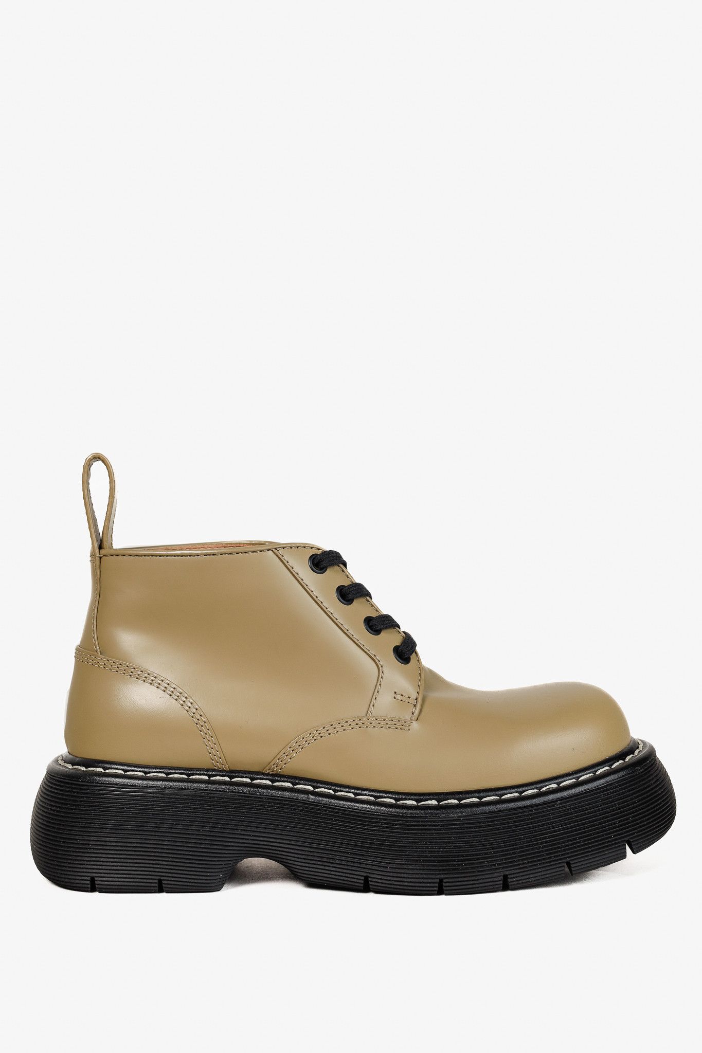 ショートブーツ・ブーティ Bottega Veneta Ivory Leather Cliff Ankle Boots Bottega Veneta Ivory Leather Cliff Ankle Boots | Grailed