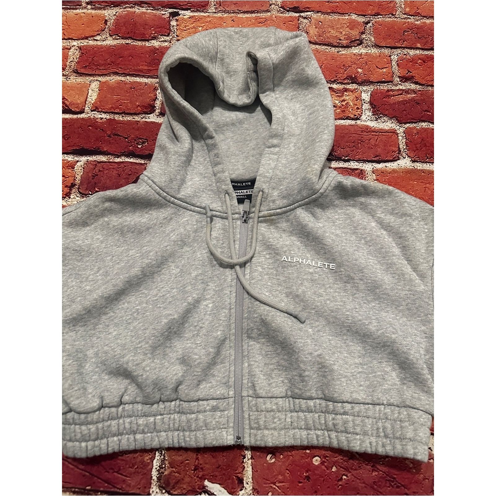 Alphalete Athletics Alphalete cropped zip up hoodie size small Size S / US 4 / IT 40 - 5 Thumbnail