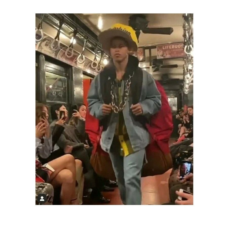 Moschino AW20 Moschino Couture Jeremy Scott OVERSIZED GIANT BACKPACK Size ONE SIZE - 5 Thumbnail