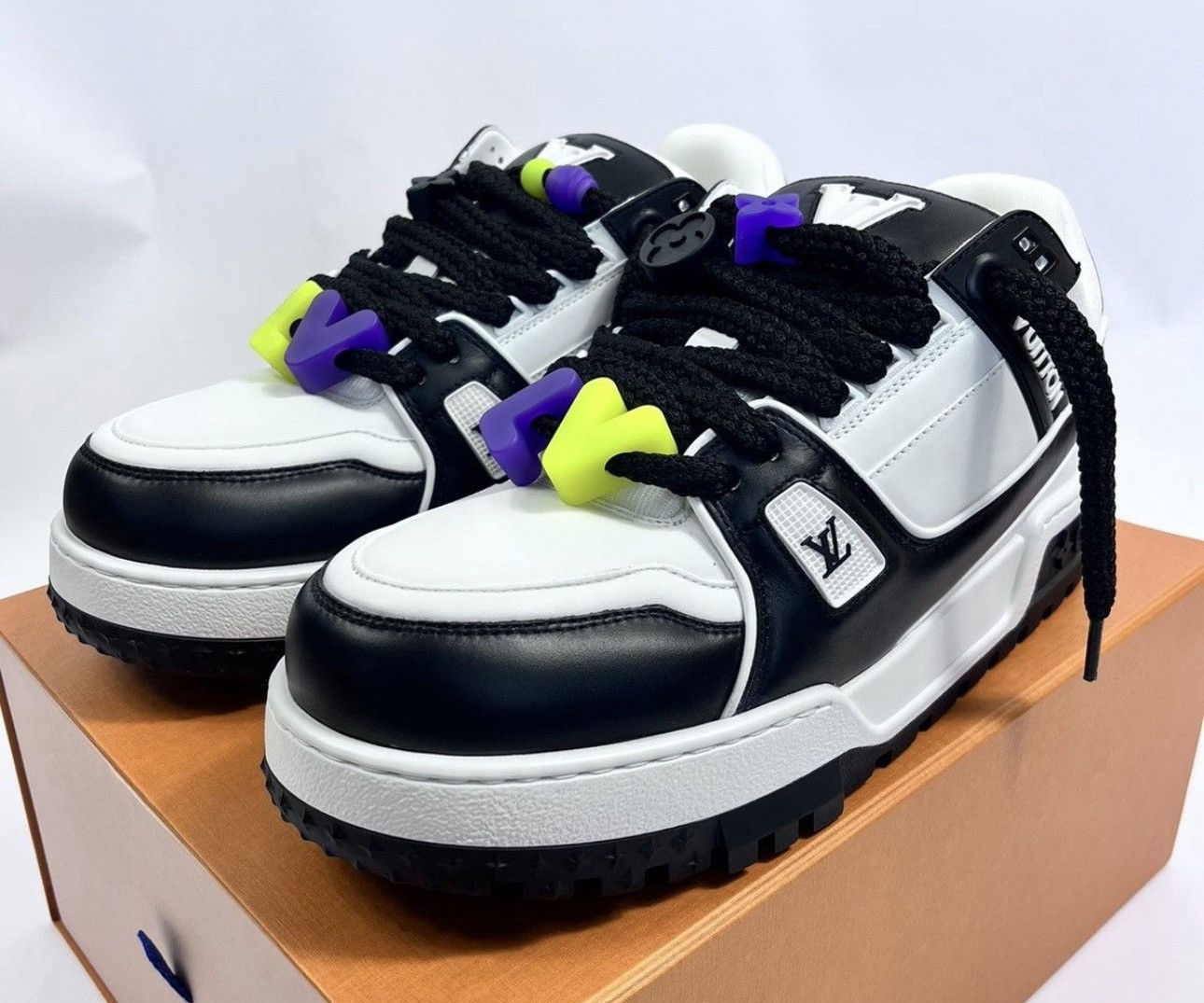 Louis Vuitton MAXI SNEAKERS Size US 9 / EU 42 - 5 Thumbnail