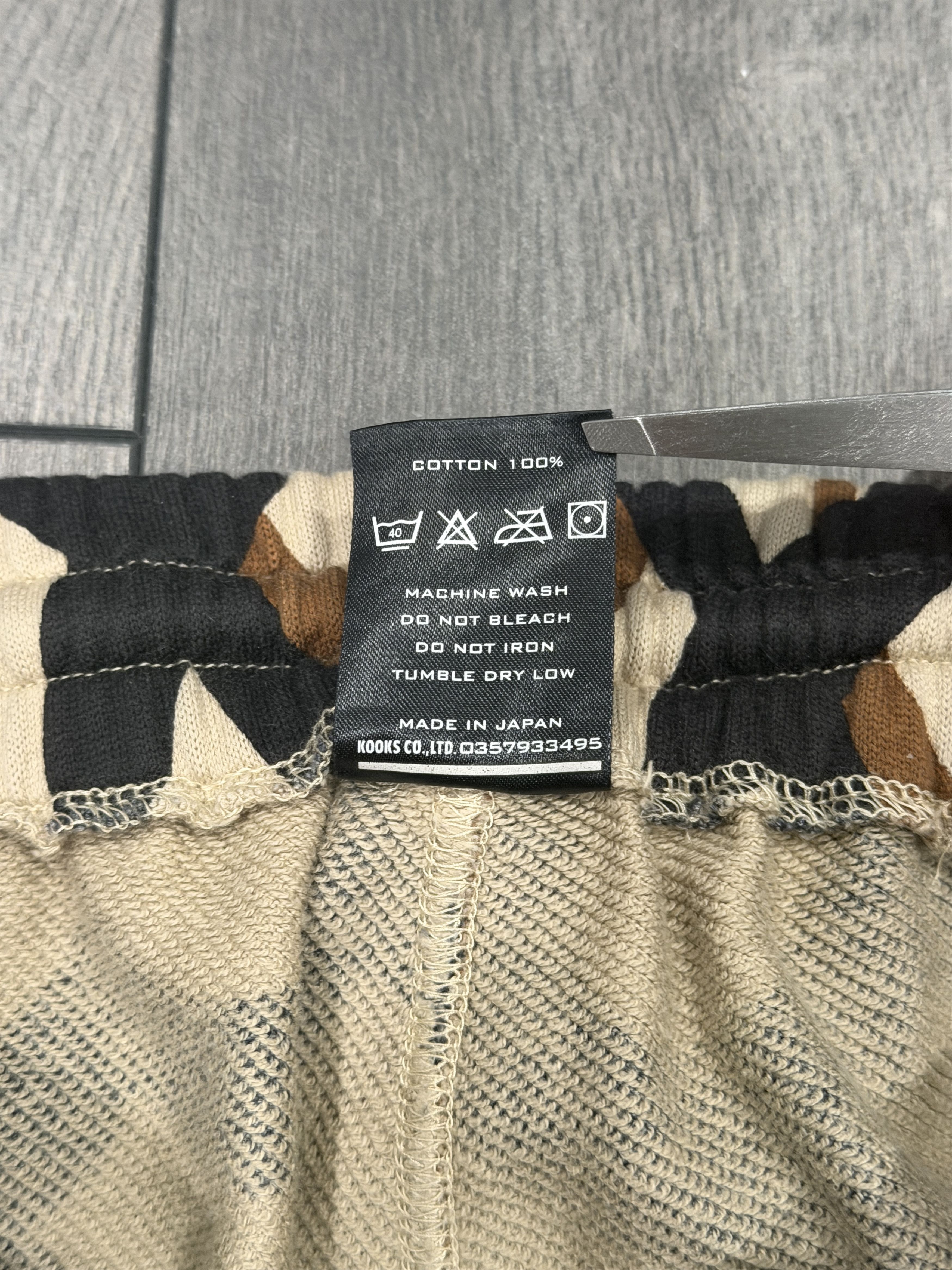 Number (N)ine Number (N)ine AW04 "Tribal Camo" Sweats Size US 31 - 4 Thumbnail