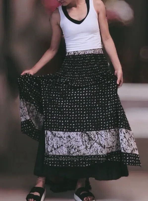 Issey Miyake Issey Miyake Pastoral Black and White Pleated Midi Skirt Size 25" / US 0 / IT 36 - 2 Thumbnail