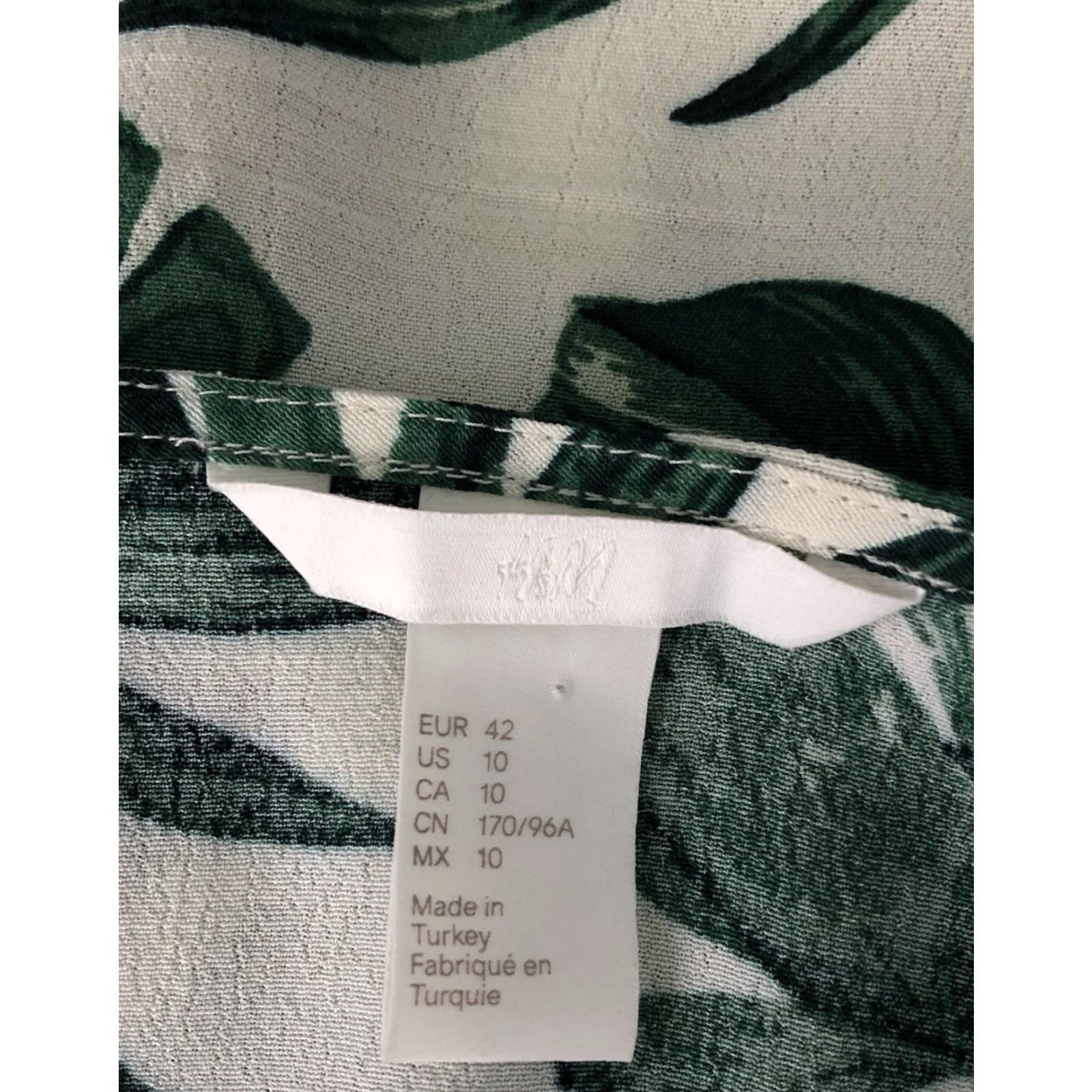 H&M VINTAGE Nike Shirt Womens 10 Green/White Floral Ruched Tie Front Cropped Aloha Tropical Size L / US 10 / IT 46 - 4 Thumbnail
