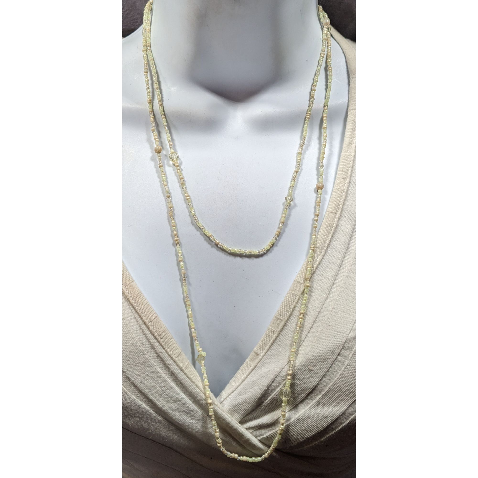 Other Simple Casual Cream Glass Beaded Necklace Size ONE SIZE - 3 Thumbnail
