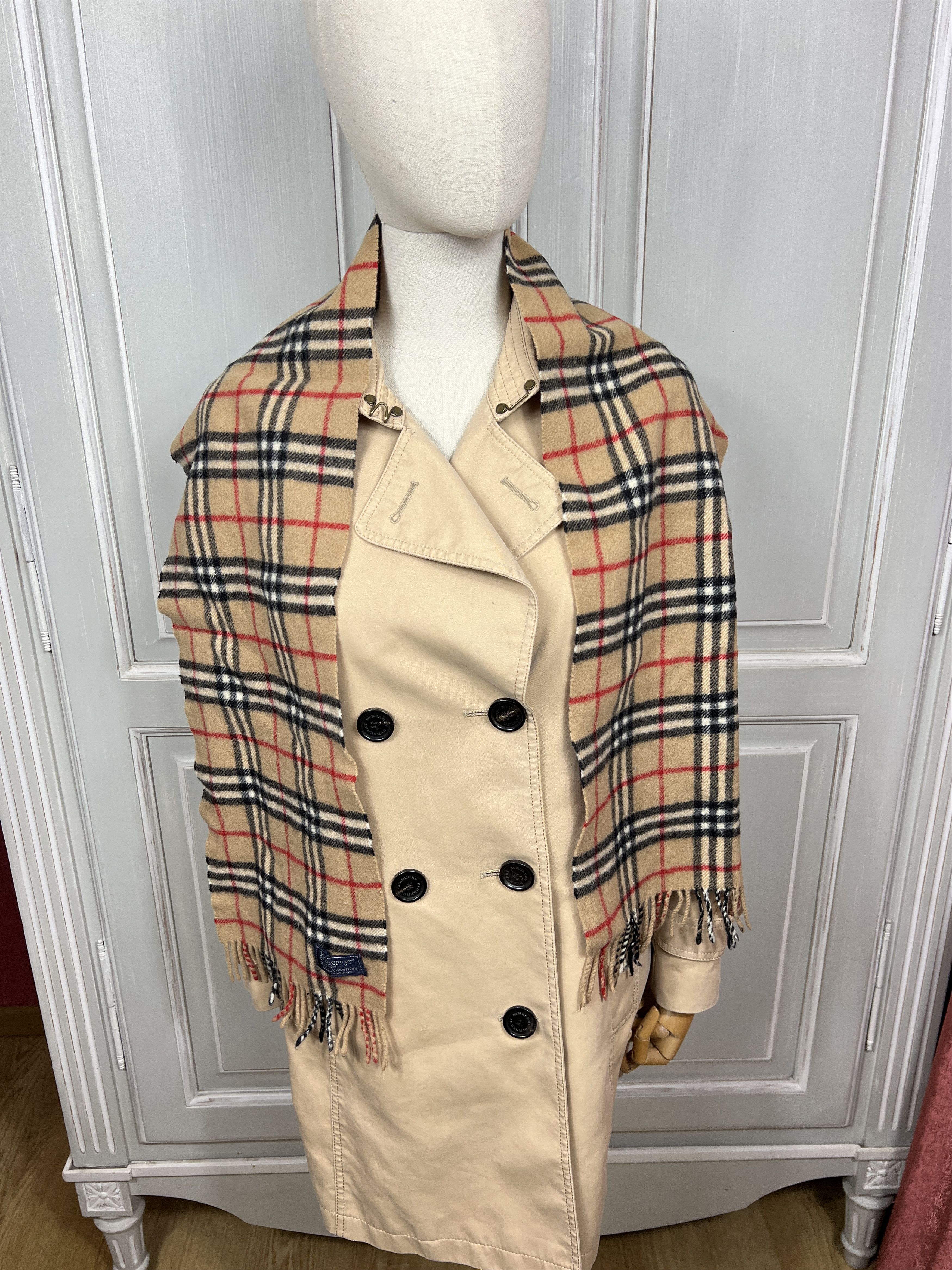 image of Burberrys Novacheck Scarf Vintage 90's in Beige, Men's