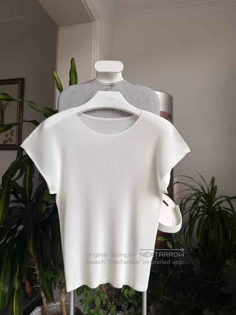 Issey Miyake Issey Miyake White Pleated Short Sleeve Size L / US 10 / IT 46 - 1 Thumbnail